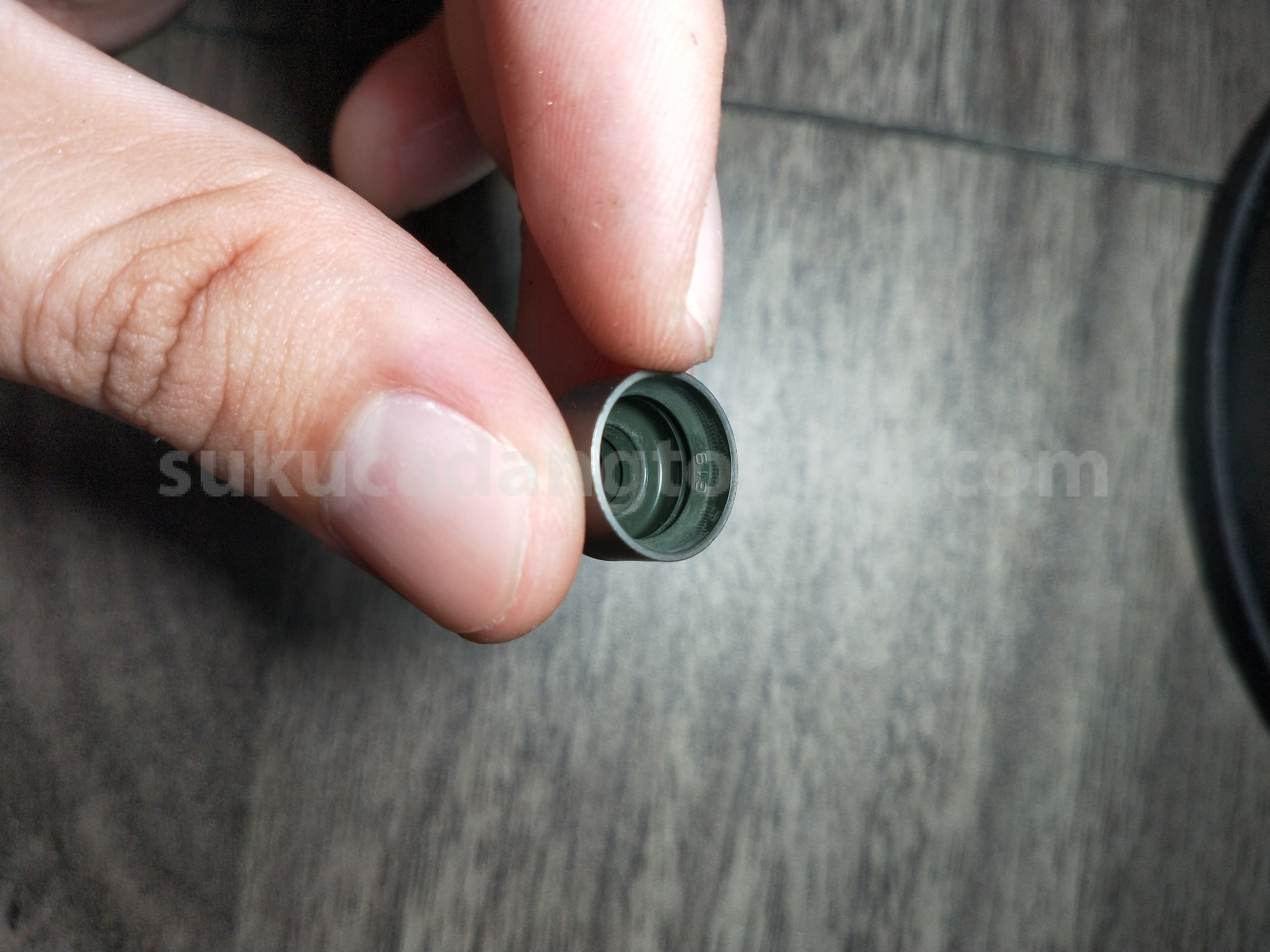 9004A31023 SEAL,VALVE STEM OIL - TOYOTA
