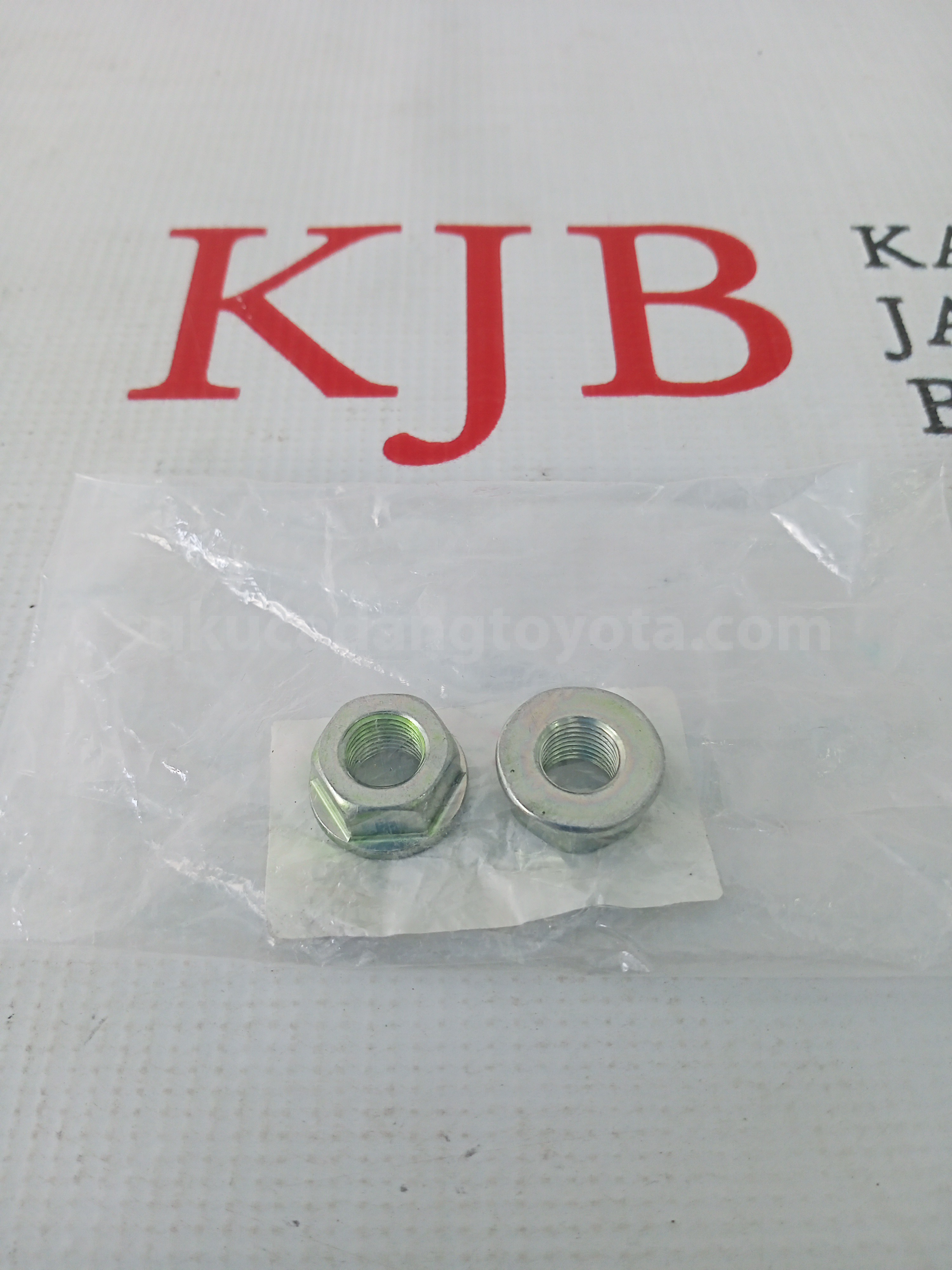 9017912071 NUT - TOYOTA