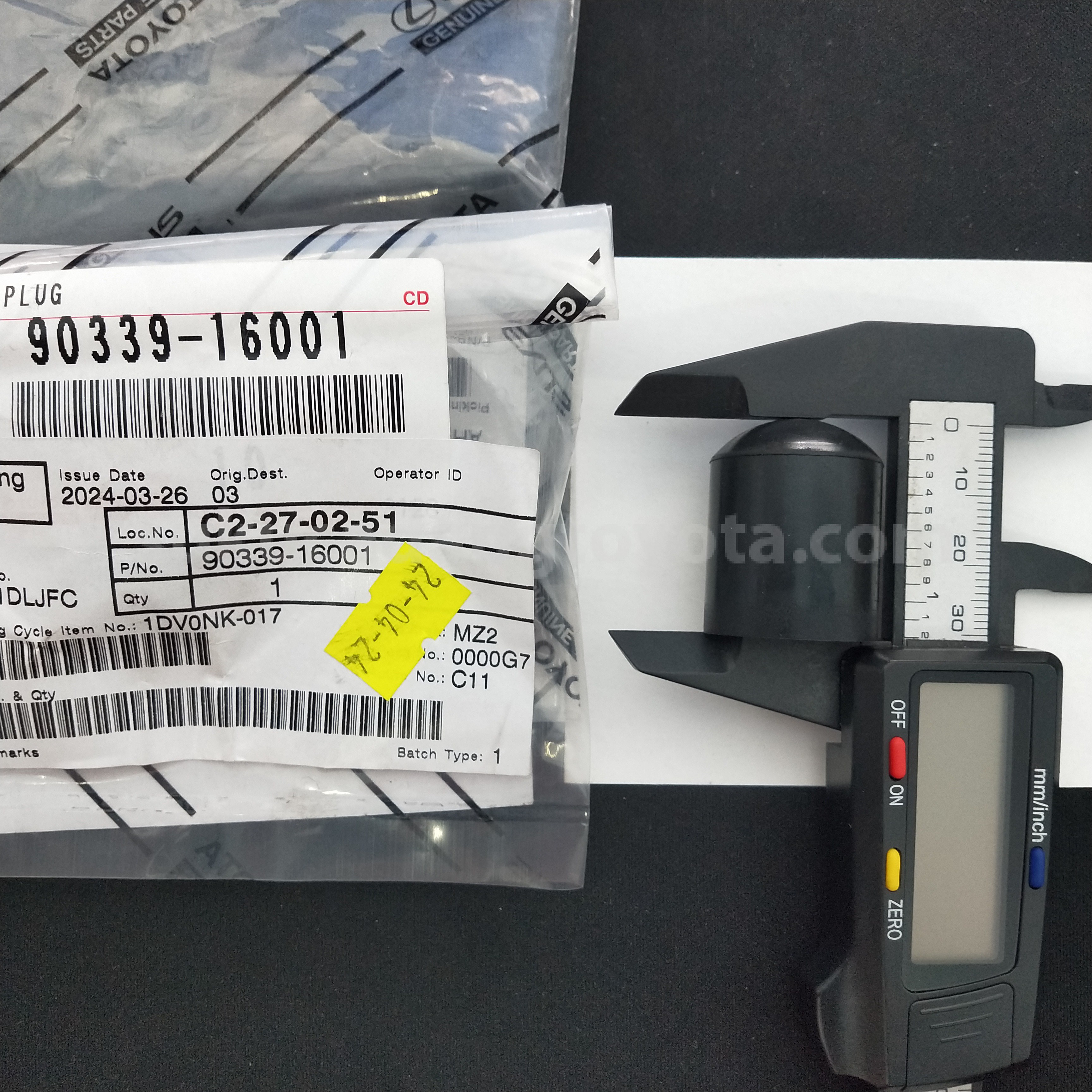 9033916001 PLUG - TOYOTA