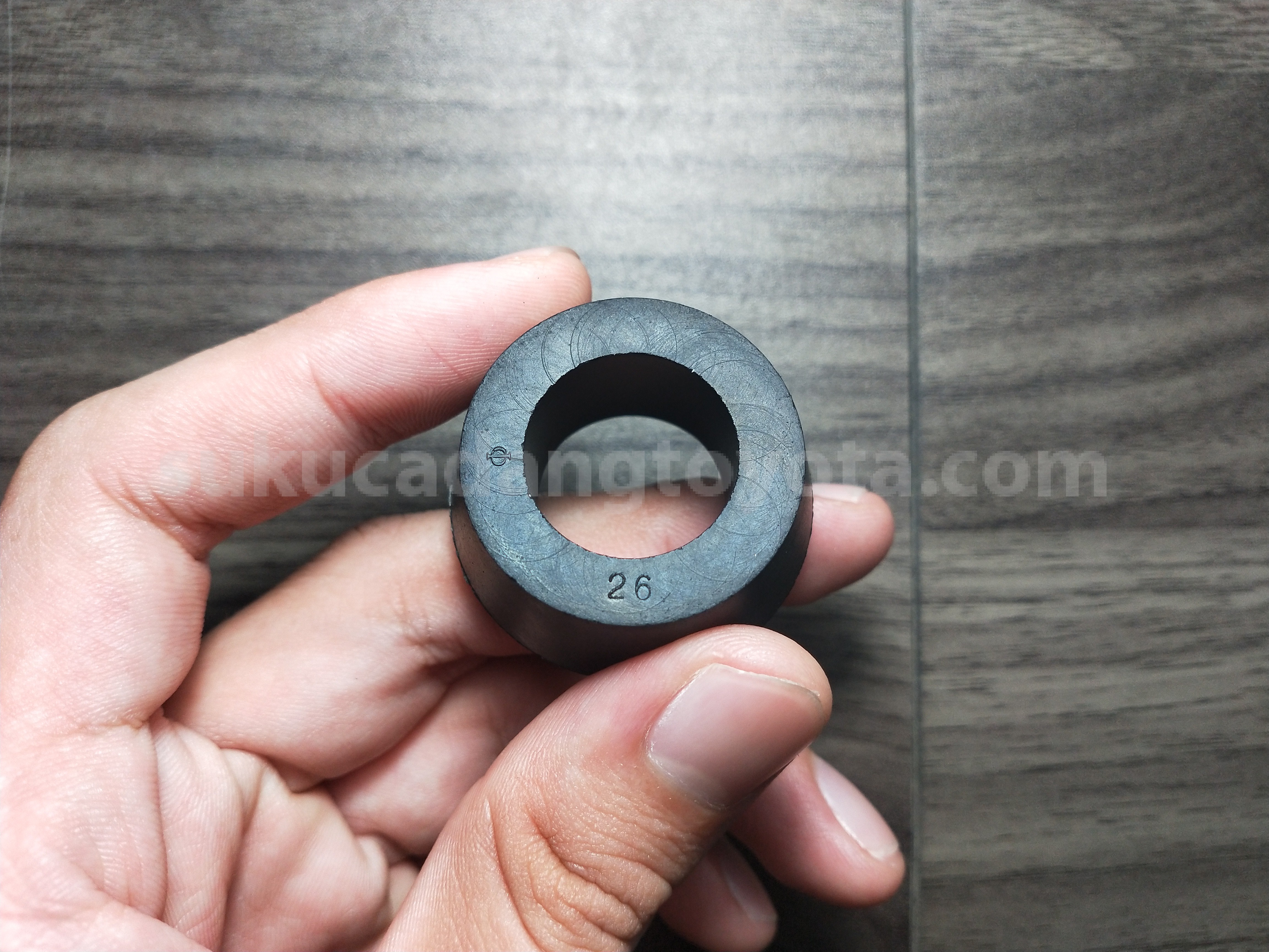 90385T0004 BUSH - TOYOTA