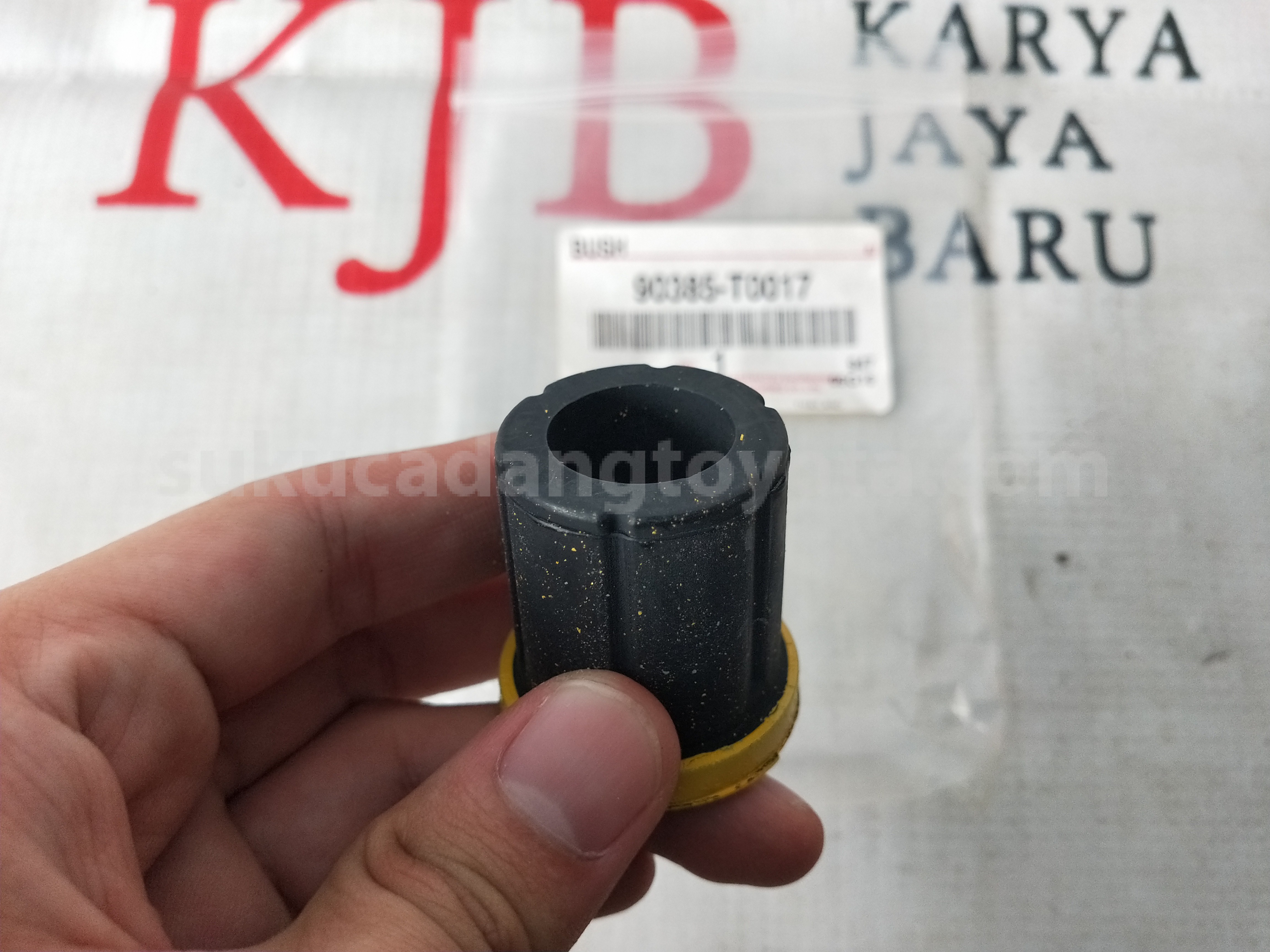 90385T0017 BUSH - TOYOTA