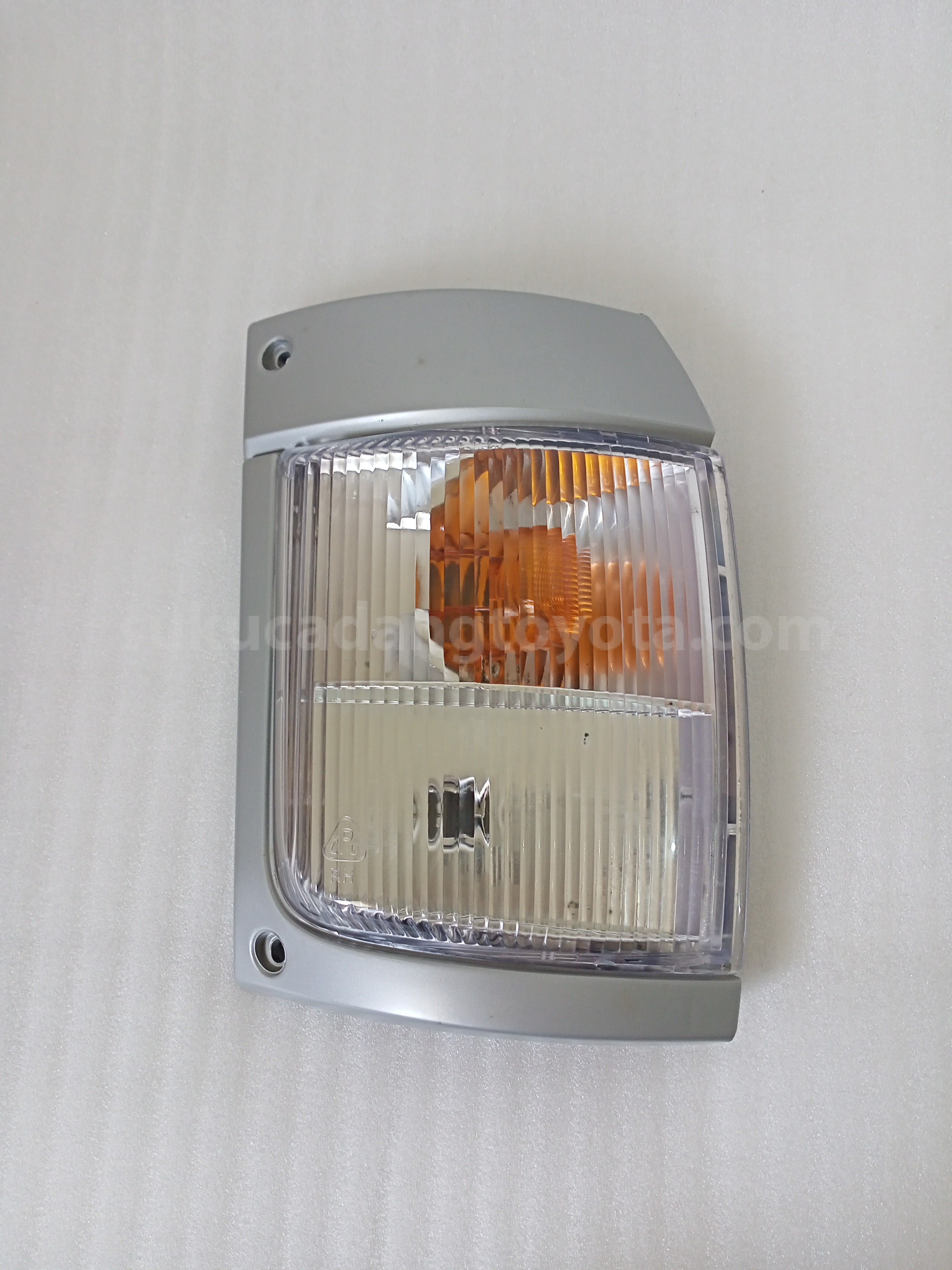 KBL1014000 LENS S/R TURN SIGN R - TOYOTA