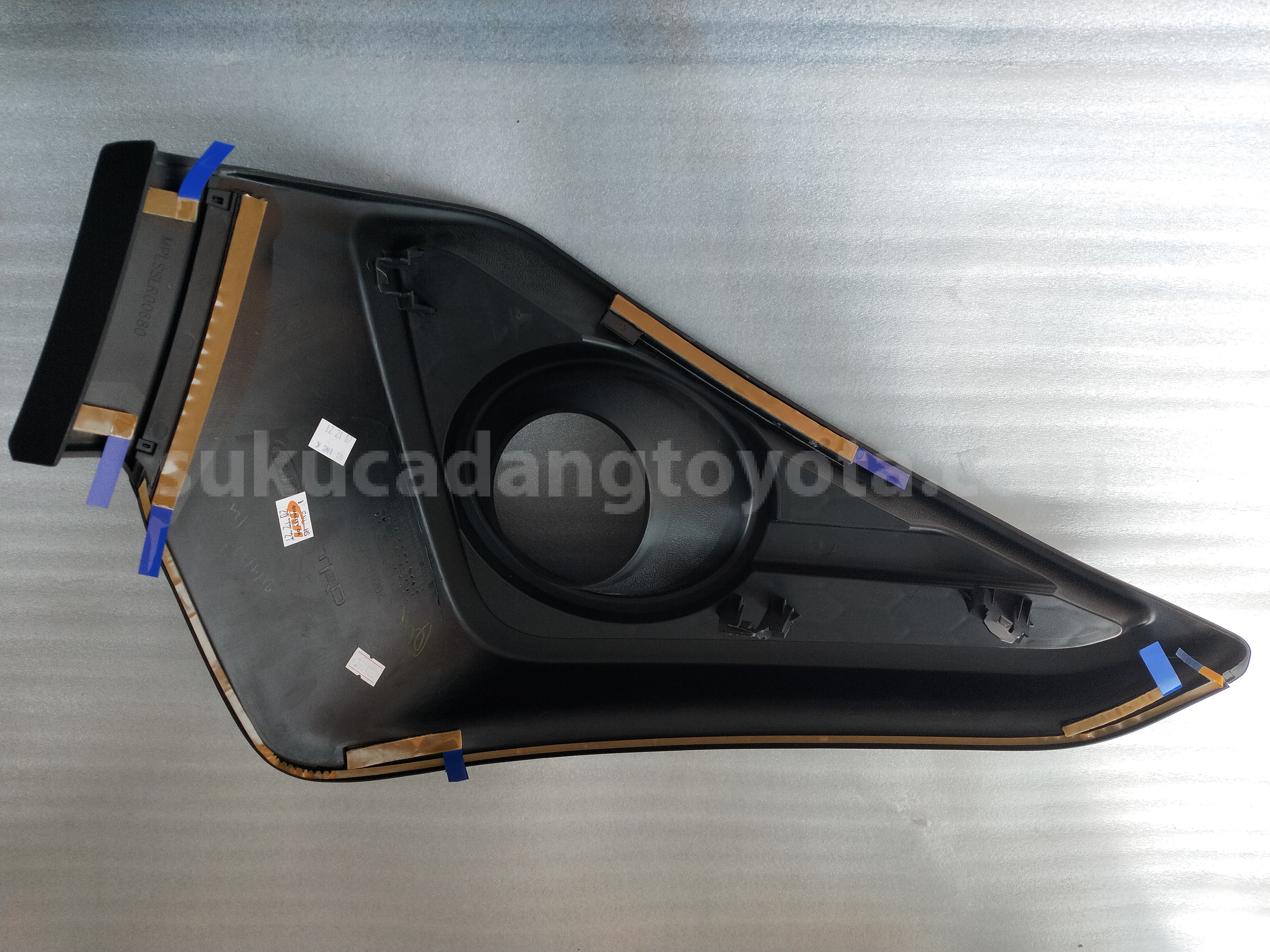 P5154BZA07 TRD FOG LAMP CVR,RH - TOYOTA