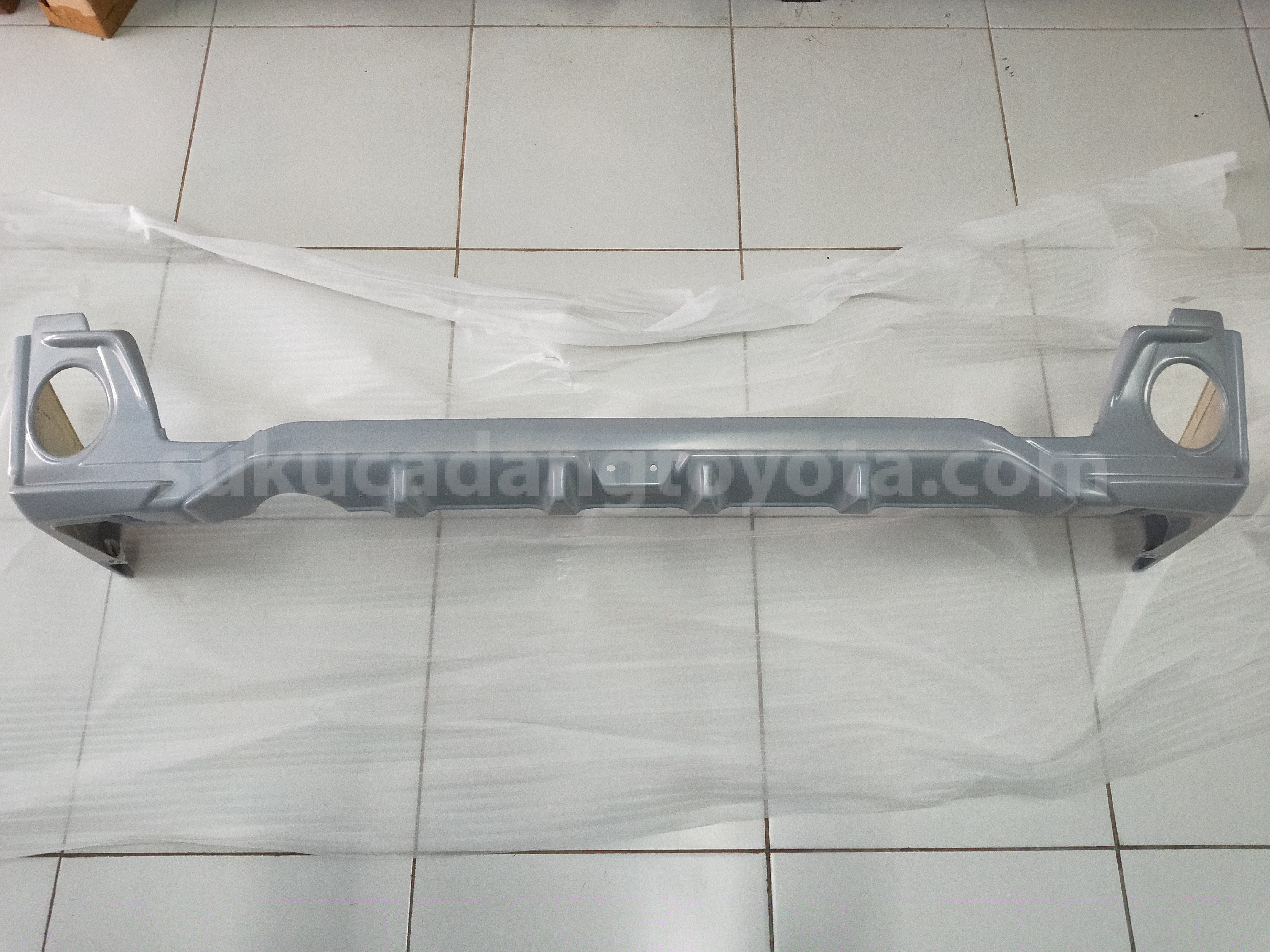P5158BZA0K00 GR RR BUMPER SPOIL, SET - TOYOTA