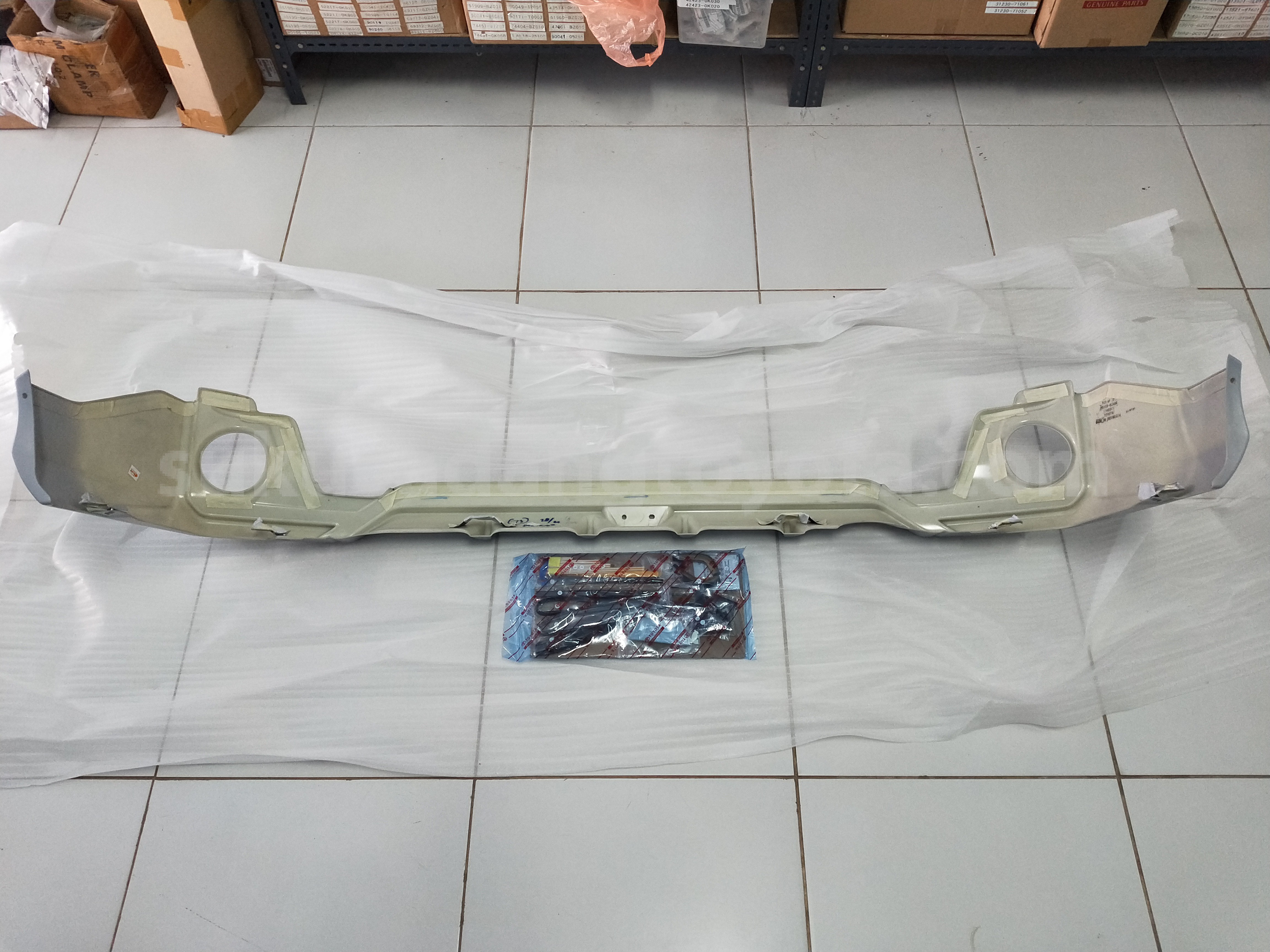 P5158BZA0K00 GR RR BUMPER SPOIL, SET - TOYOTA