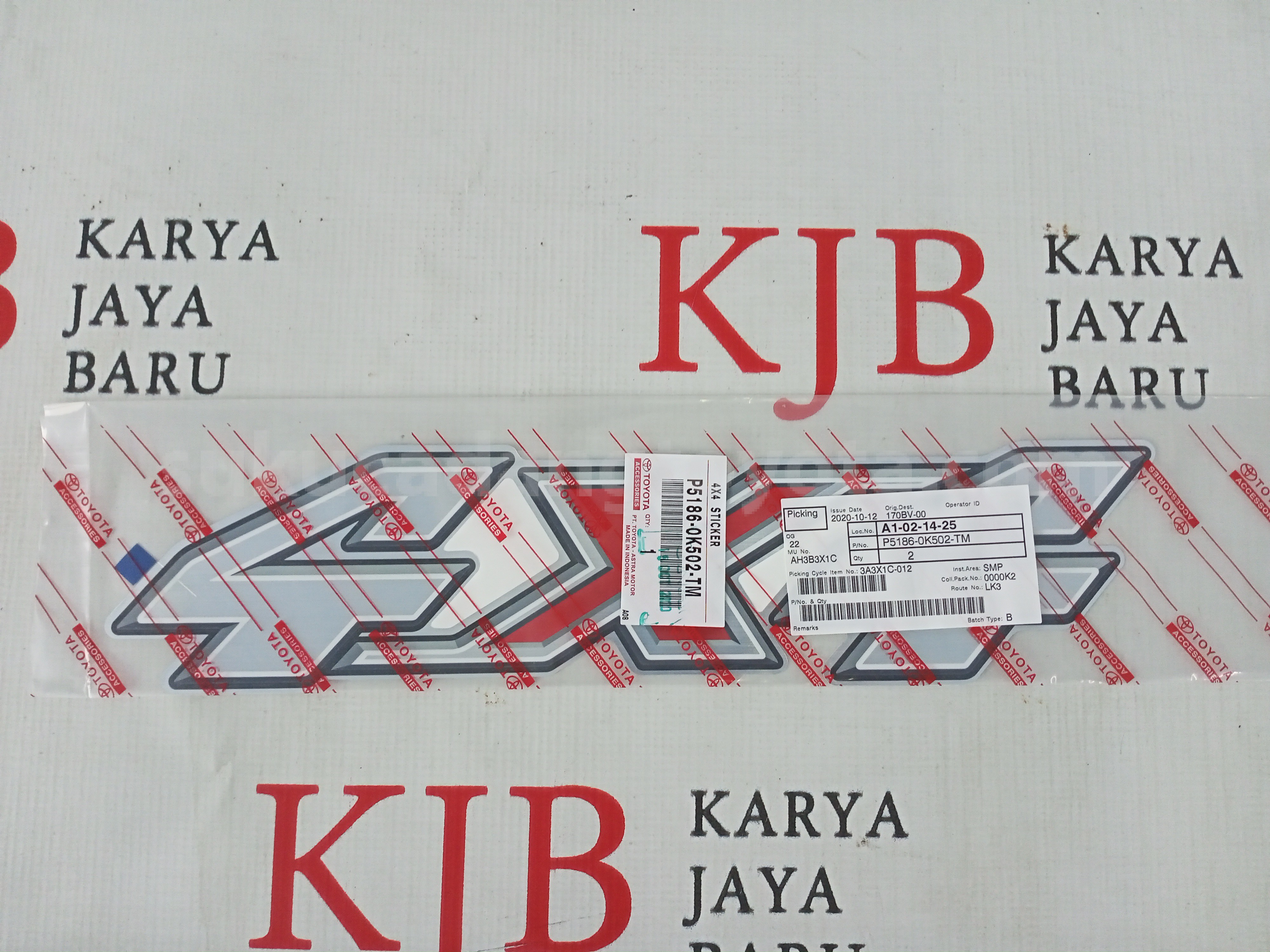P51860K502TM 4X4  STICKER - TOYOTA