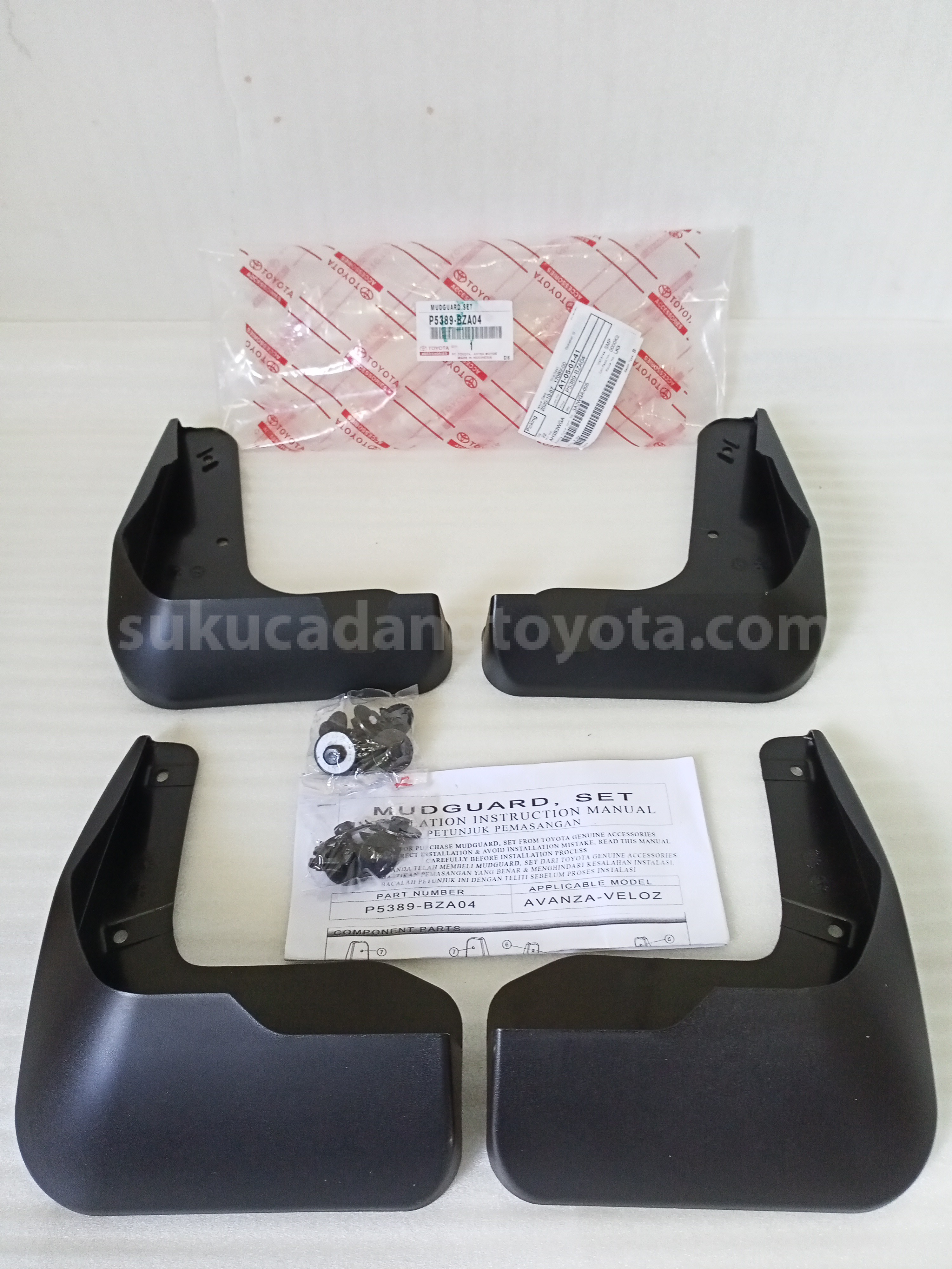 P5389BZA04 MUDGUARD SET - TOYOTA