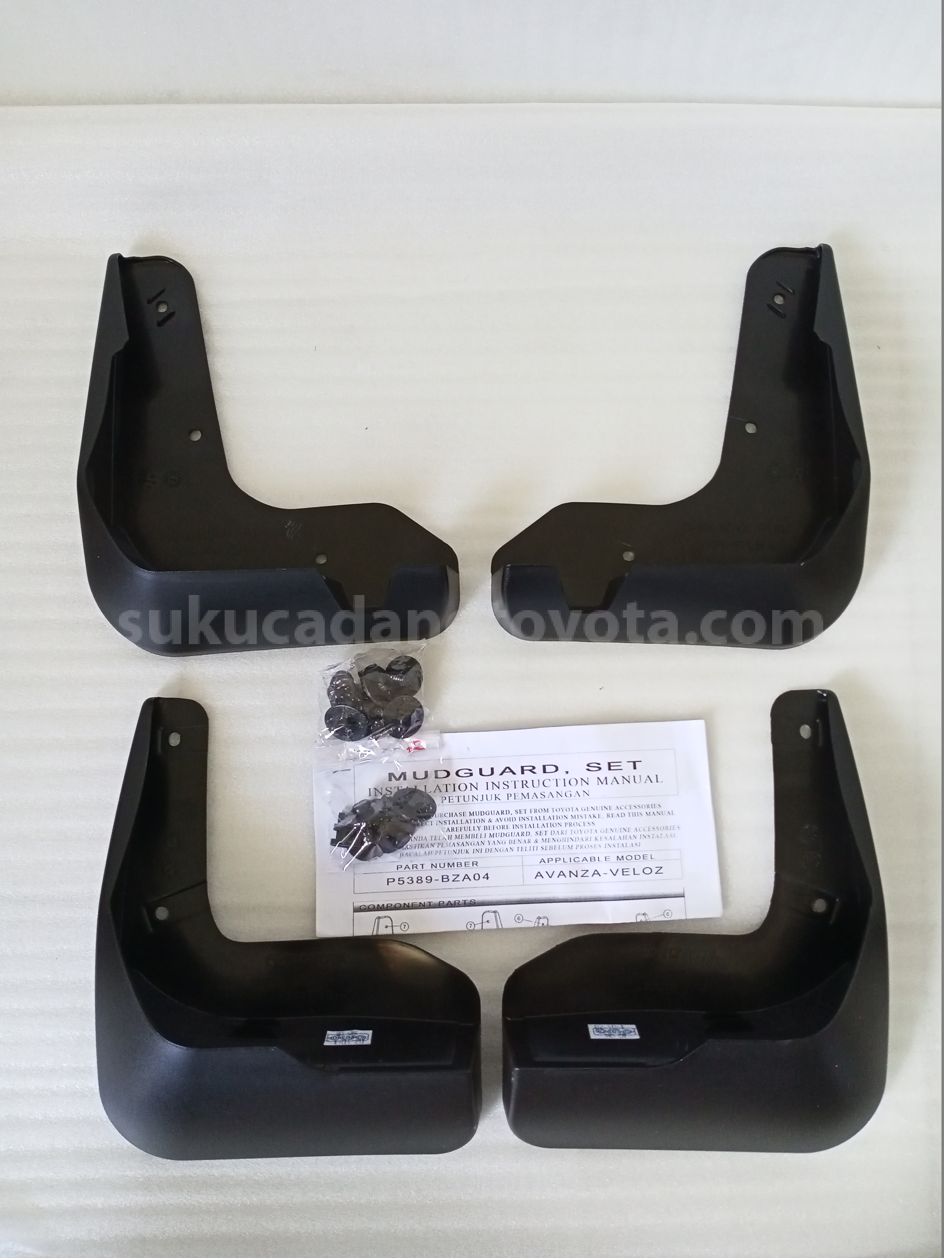 P5389BZA04 MUDGUARD SET - TOYOTA