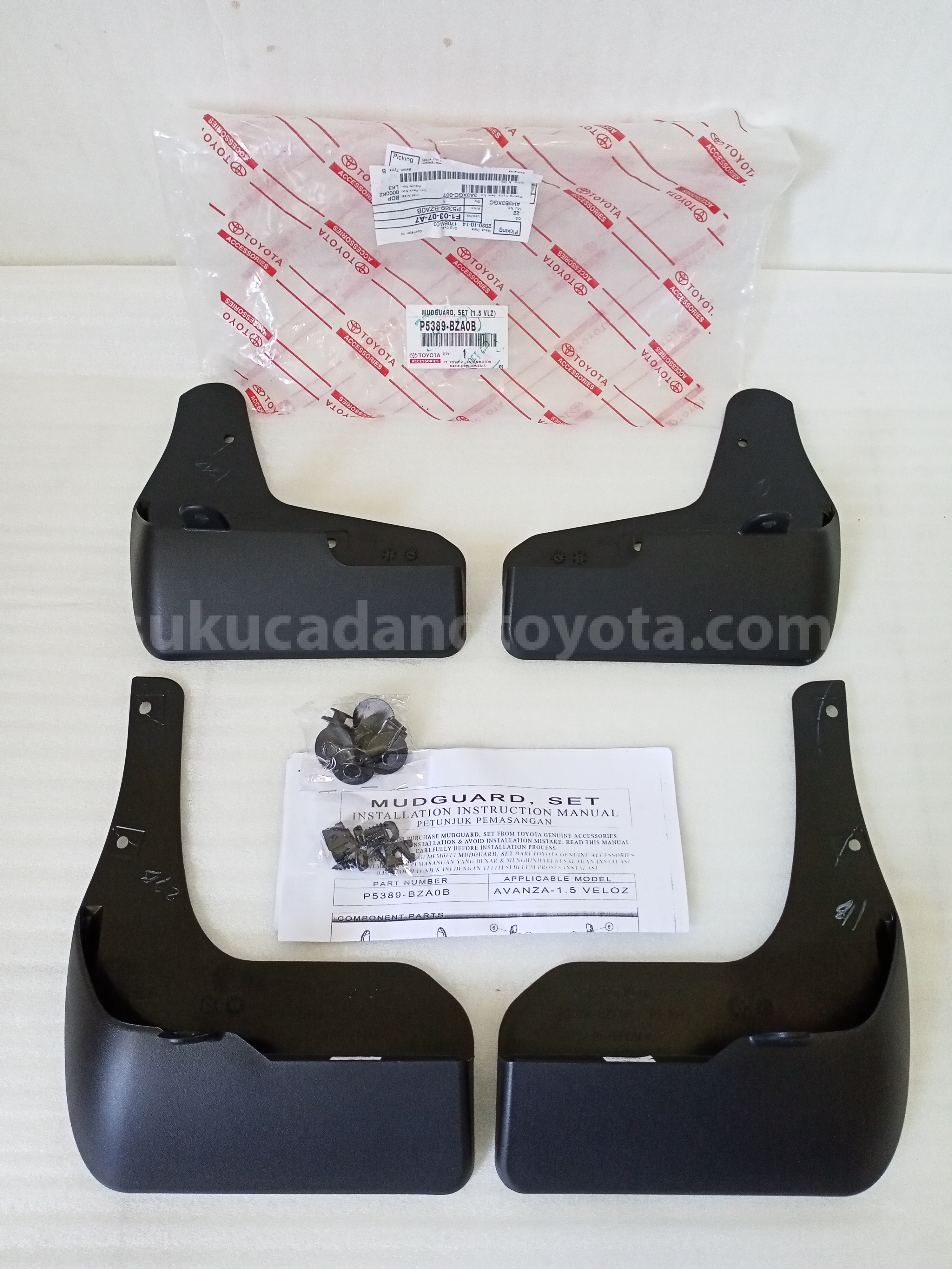 P5389BZA0B MUDGUARD, SET (1.5 VLZ) - TOYOTA
