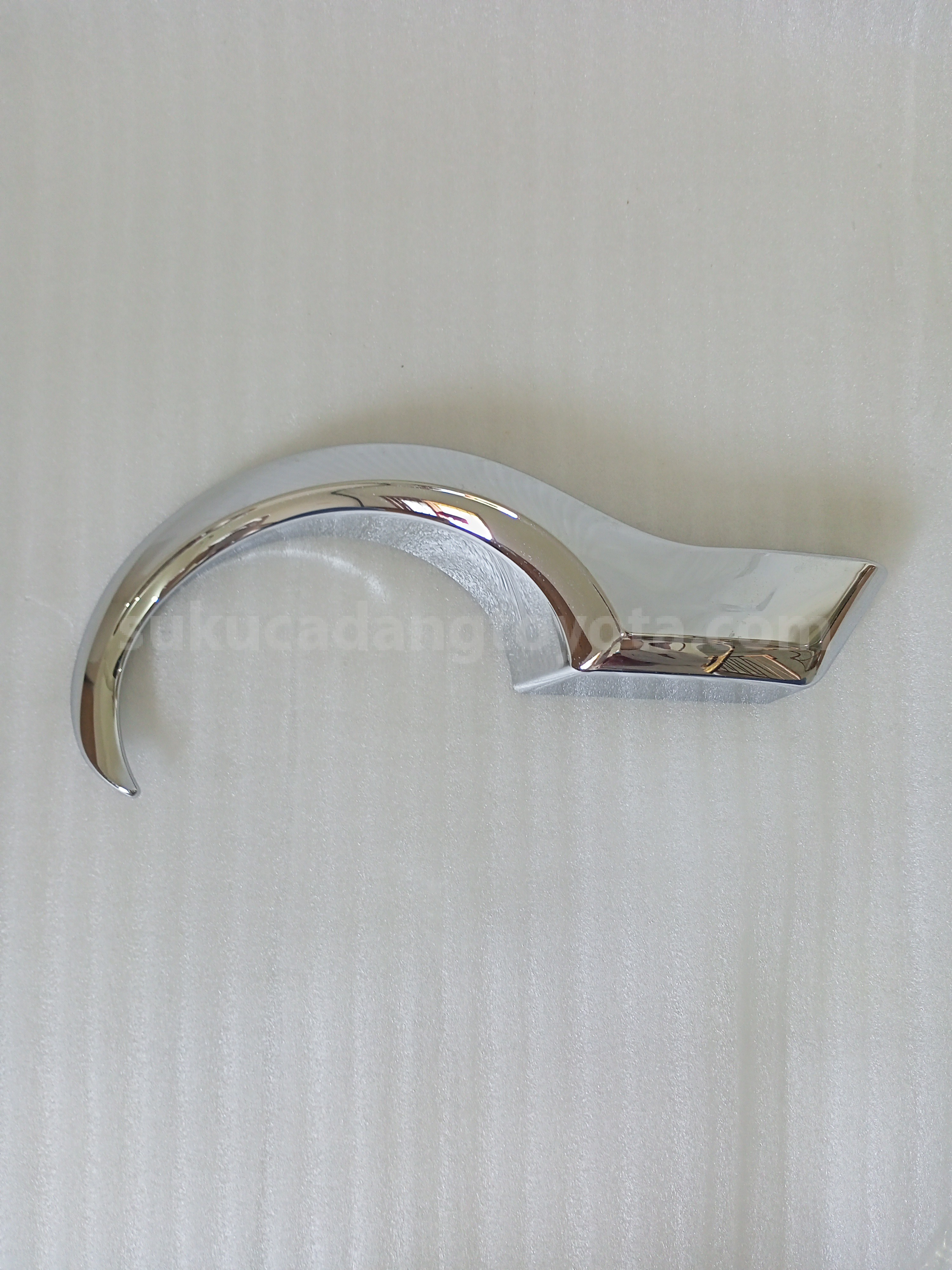 P5401BZA07 FOGLAMP ORNAMENT RHZ - TOYOTA