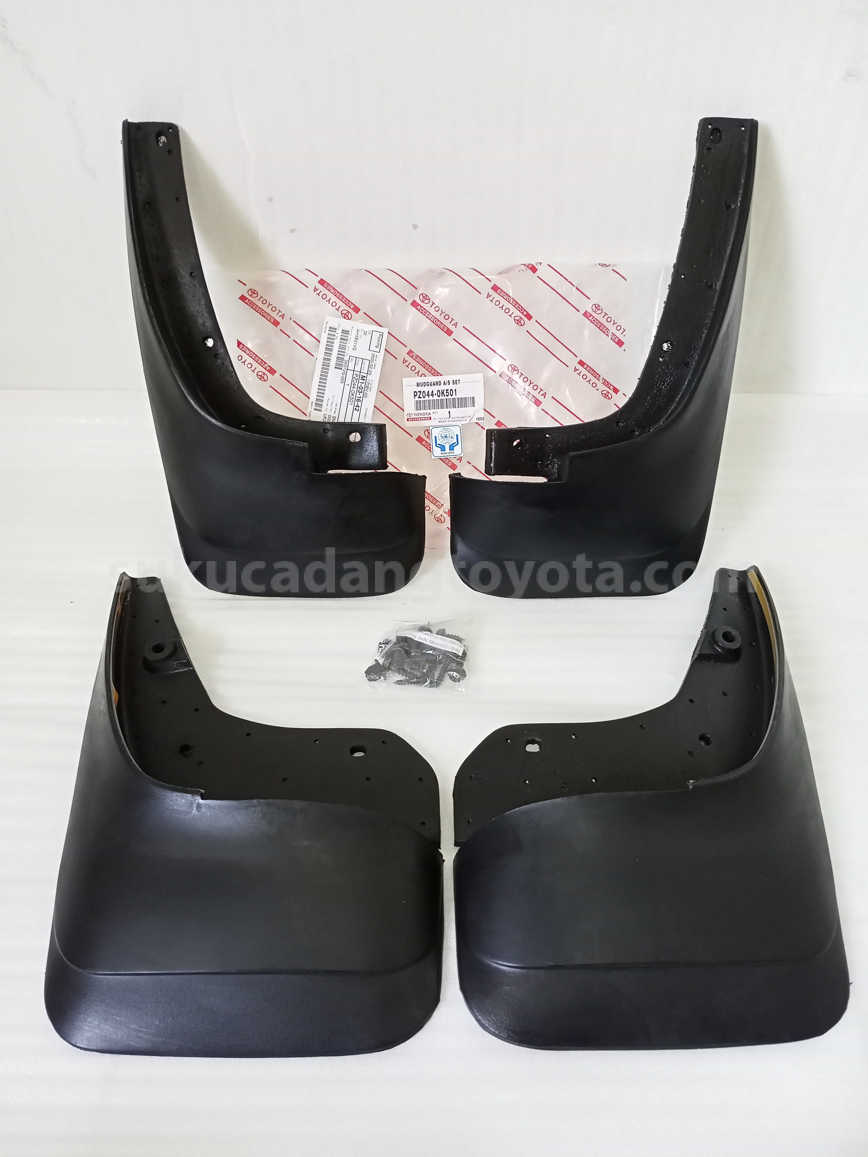 PZ0440K501 MUDGUARD A/S SET - TOYOTA