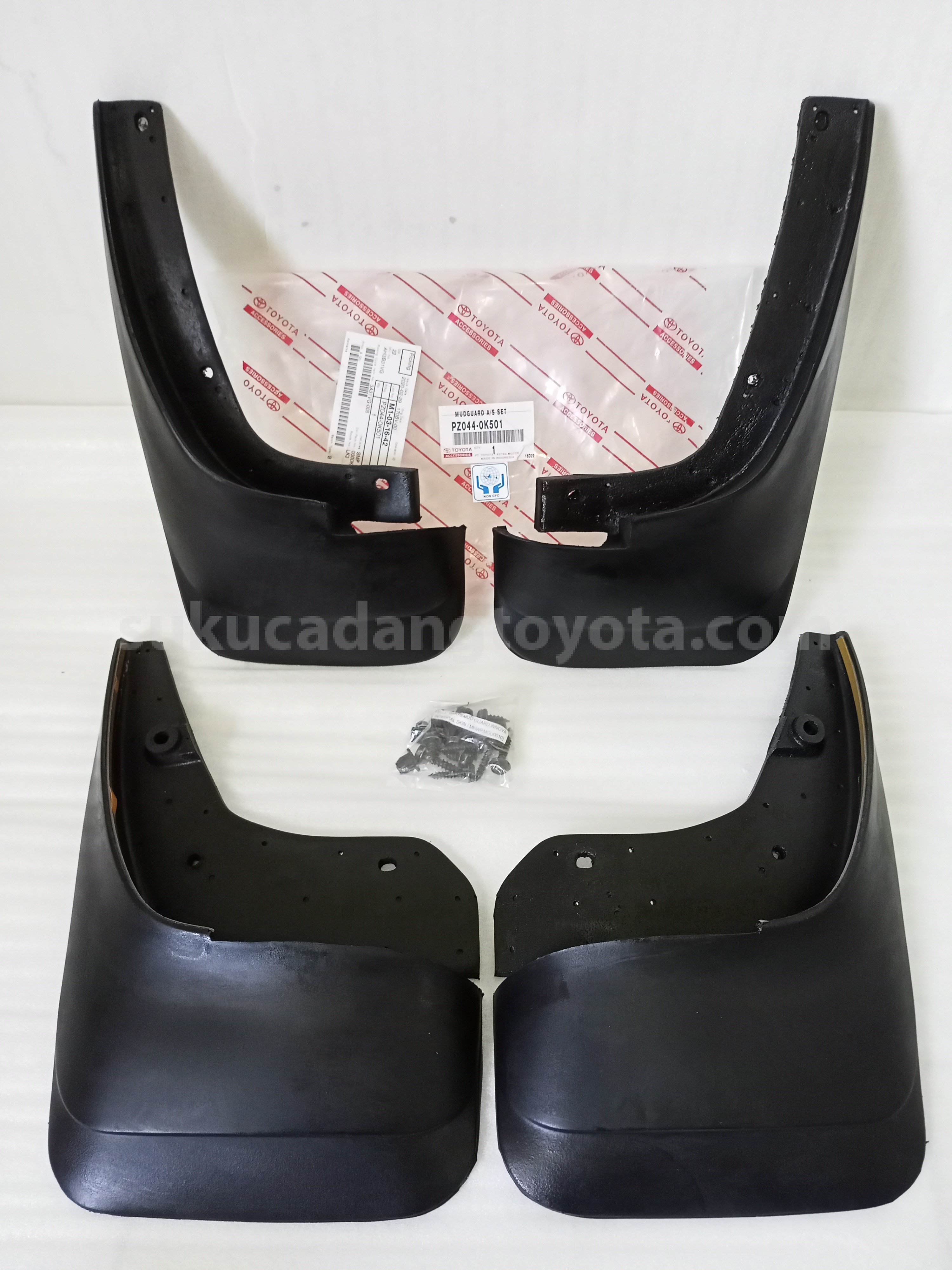 PZ0440K501 MUDGUARD A/S SET - TOYOTA