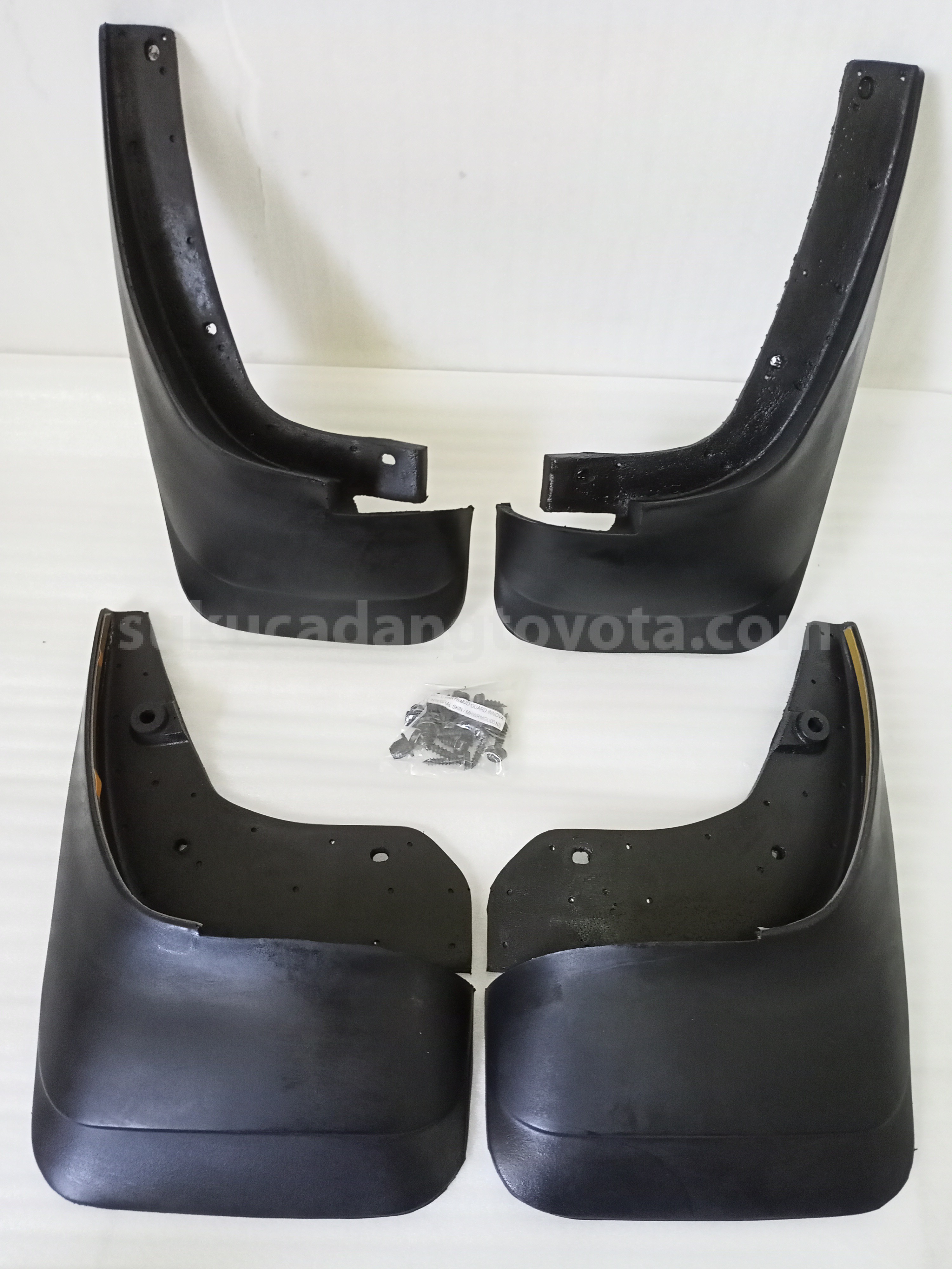 PZ0440K501 MUDGUARD A/S SET - TOYOTA
