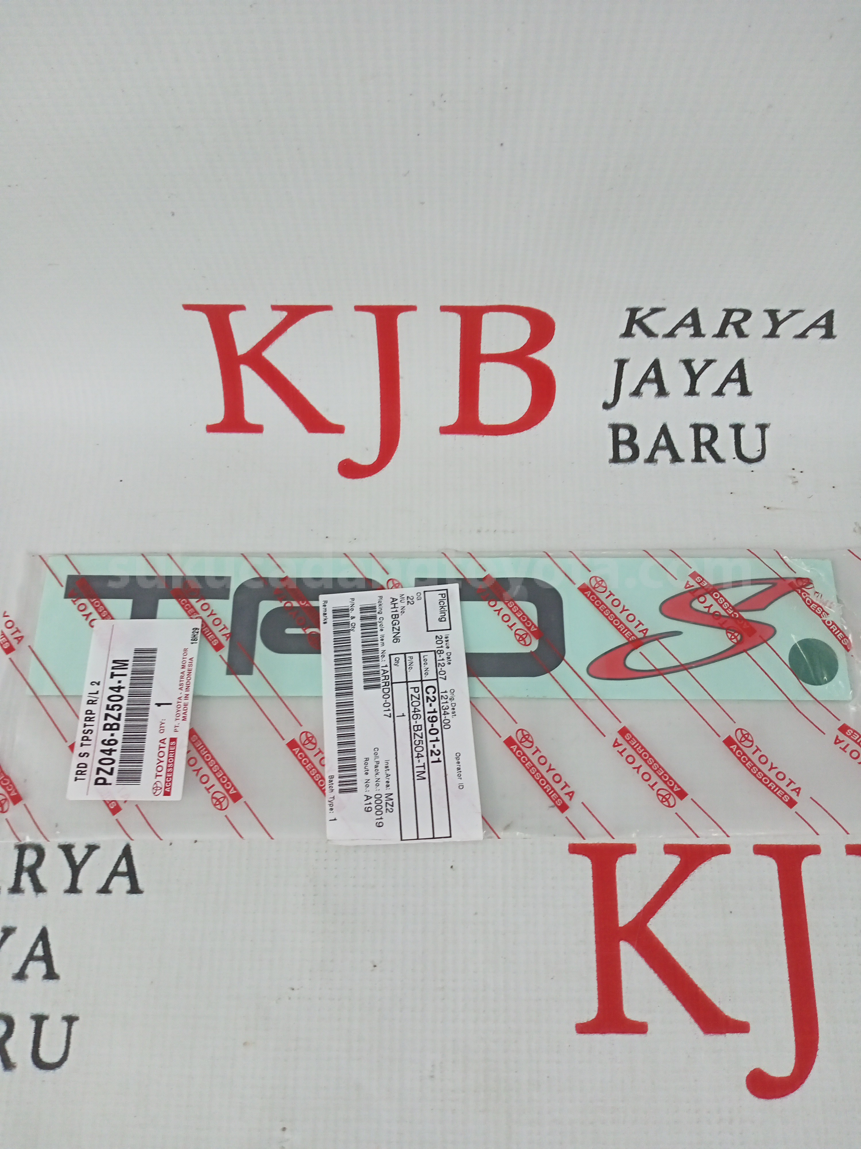 PZ046BZ503TM TRD S TPSTRP R/L 1 - TOYOTA