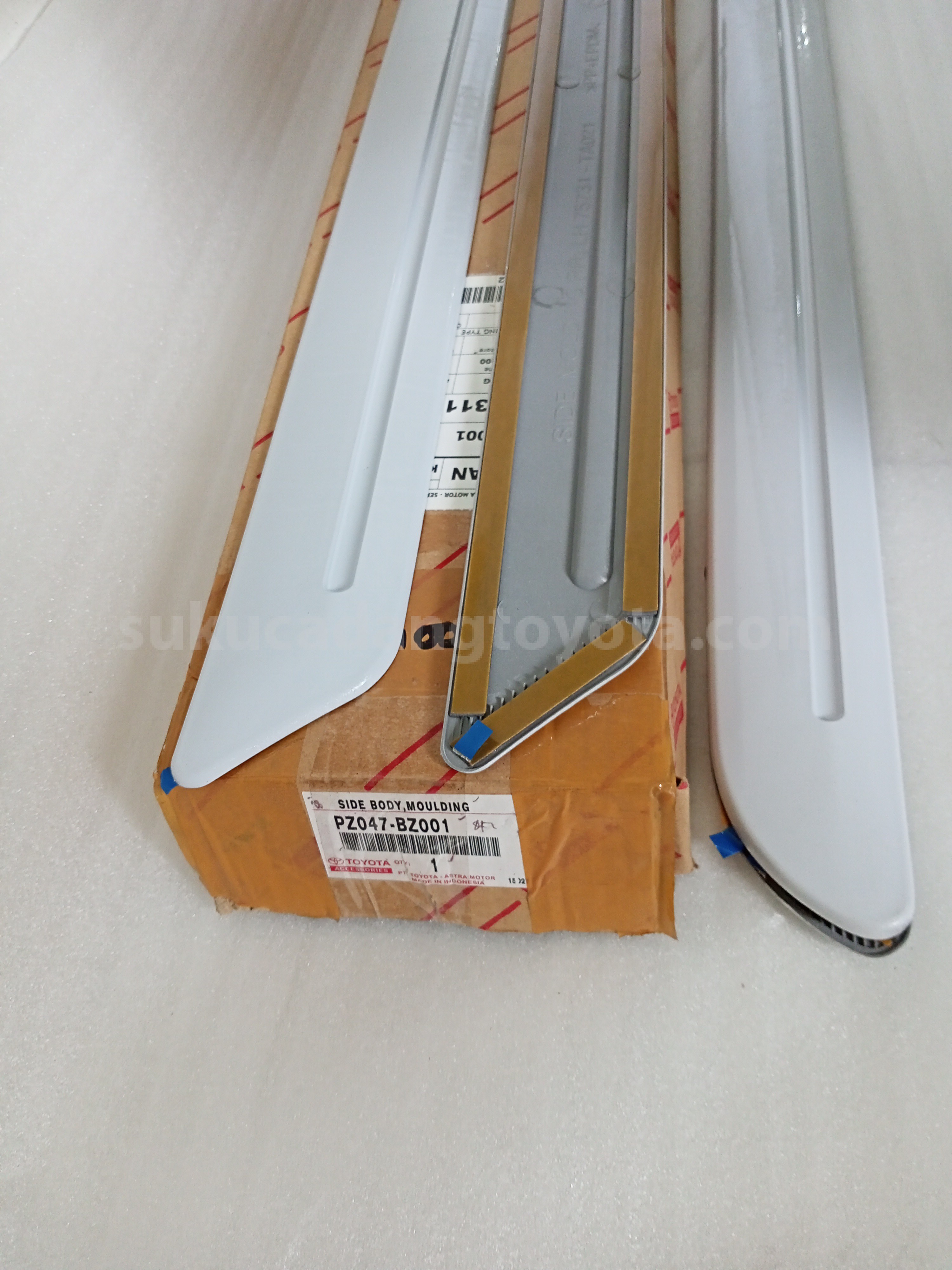 PZ047BZ001 SIDE BODY,MOULDING - TOYOTA