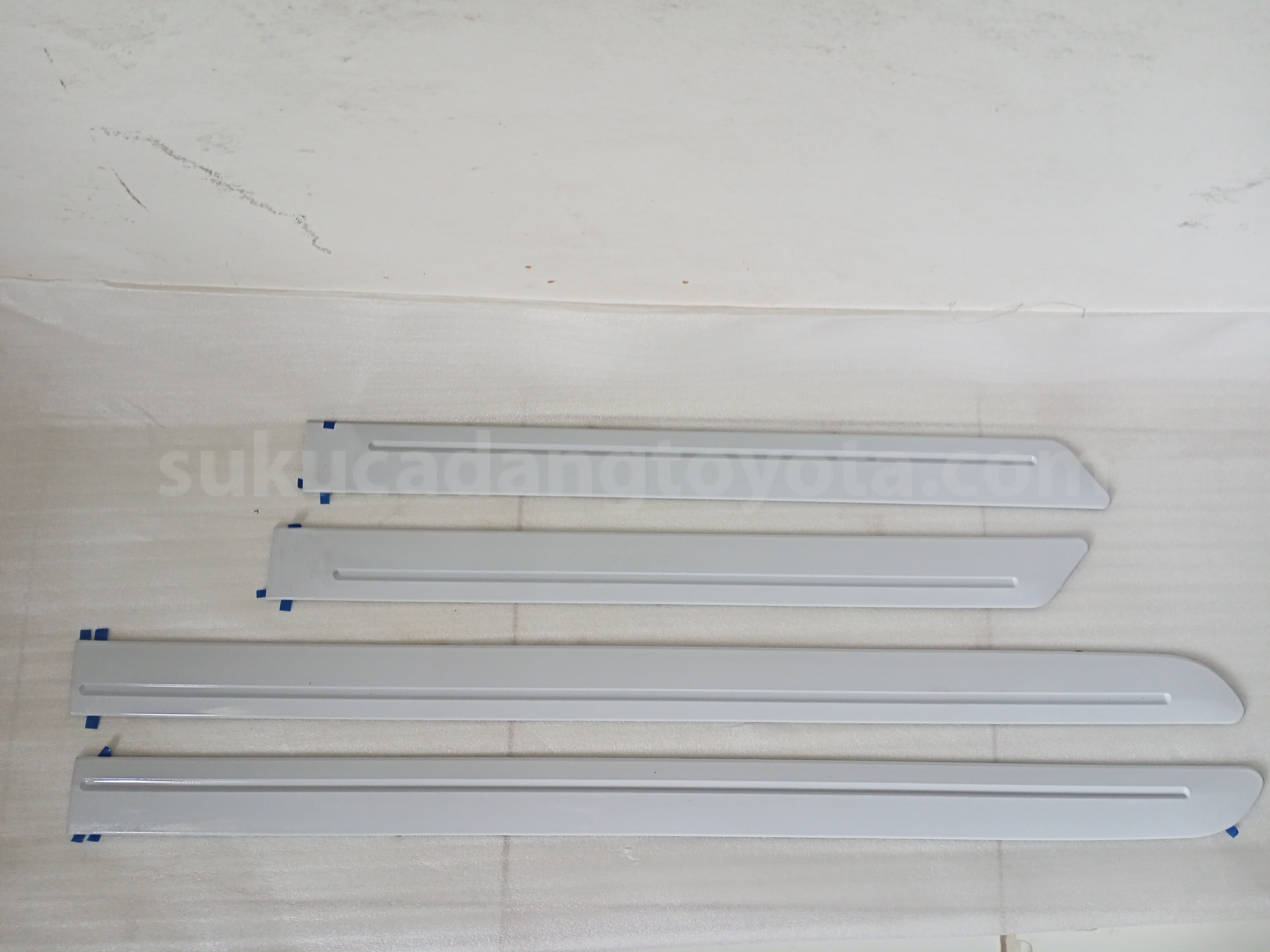 PZ047BZ001 SIDE BODY,MOULDING - TOYOTA