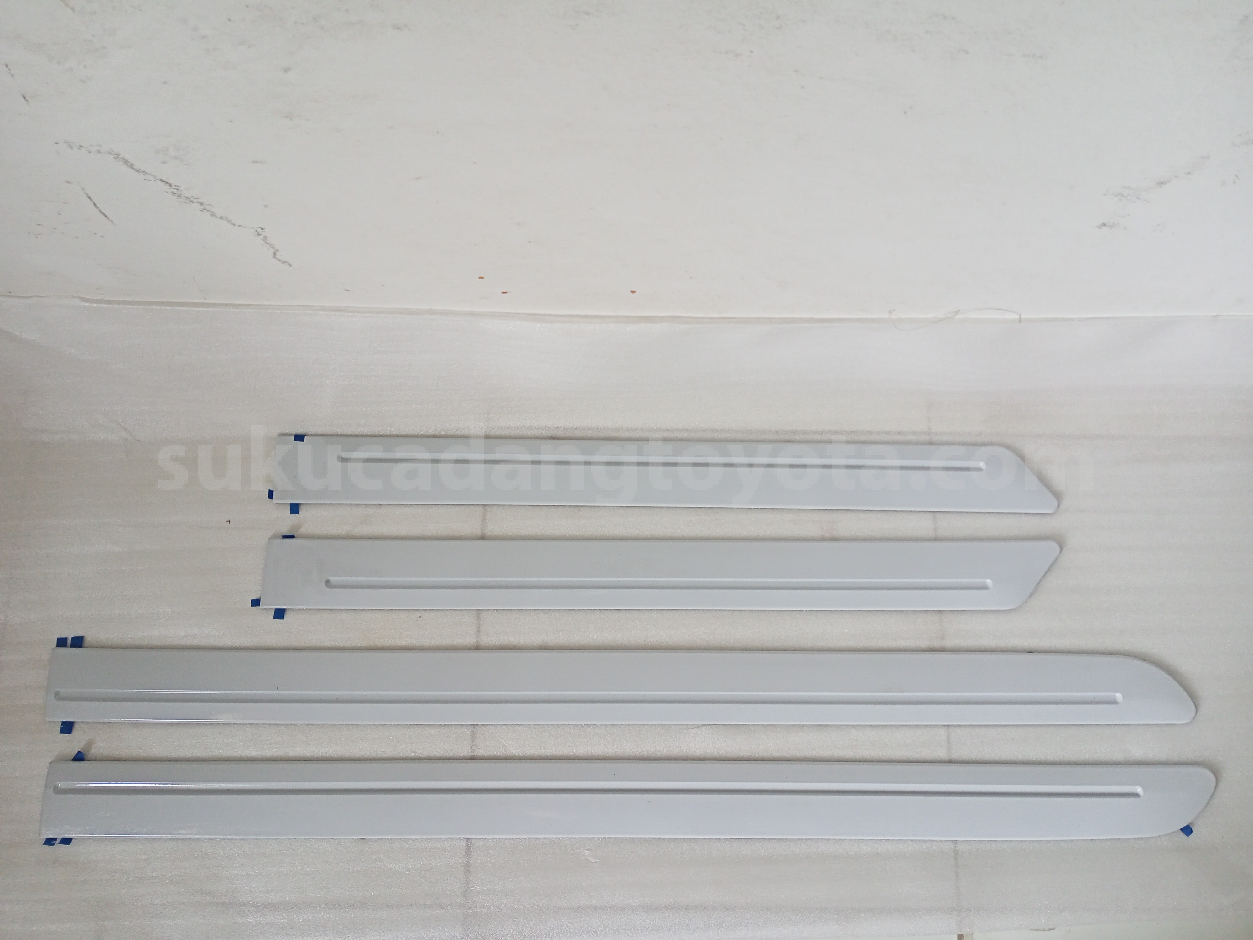 PZ047BZ001 SIDE BODY,MOULDING - TOYOTA