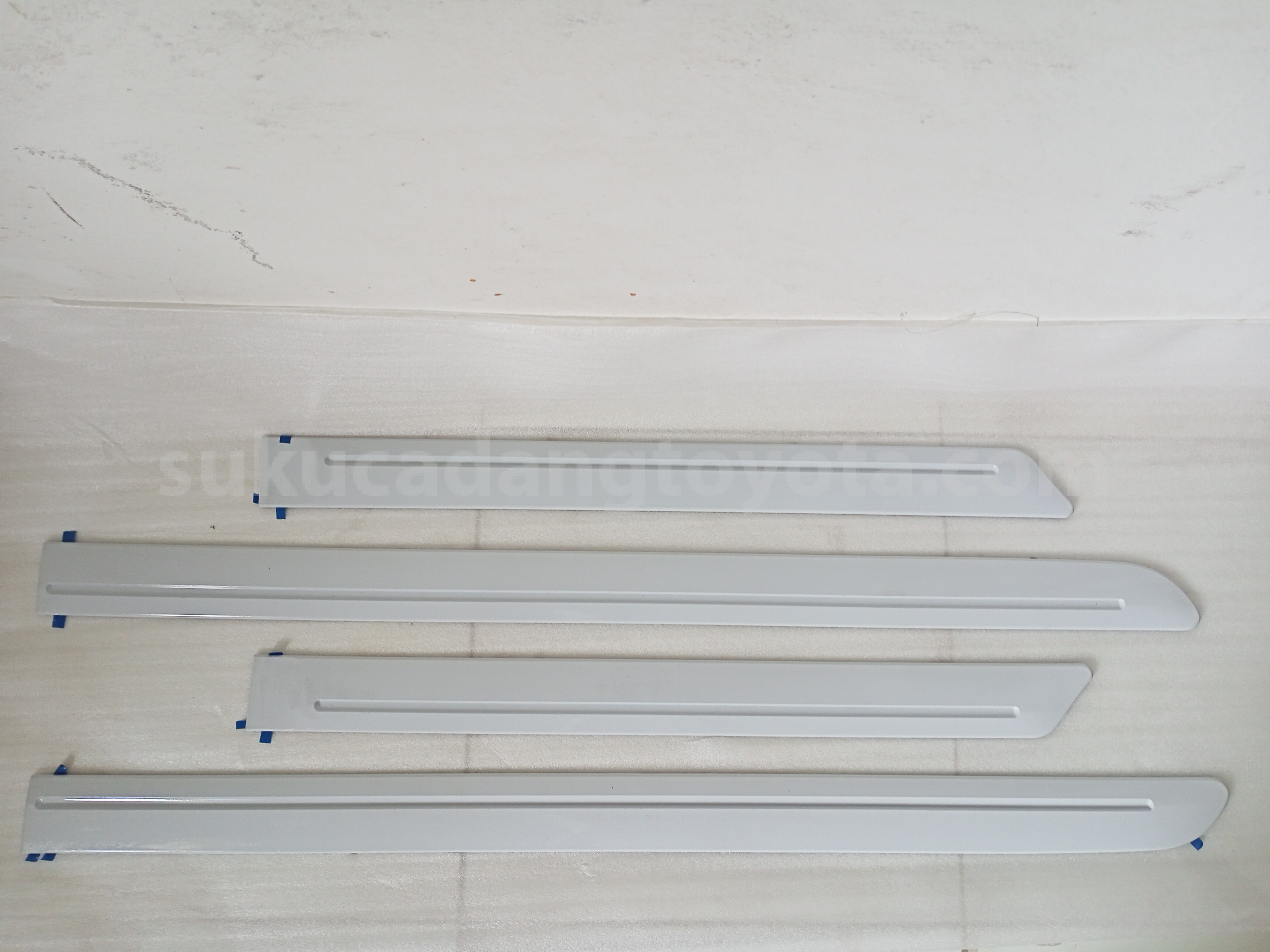 PZ047BZ001 SIDE BODY,MOULDING - TOYOTA