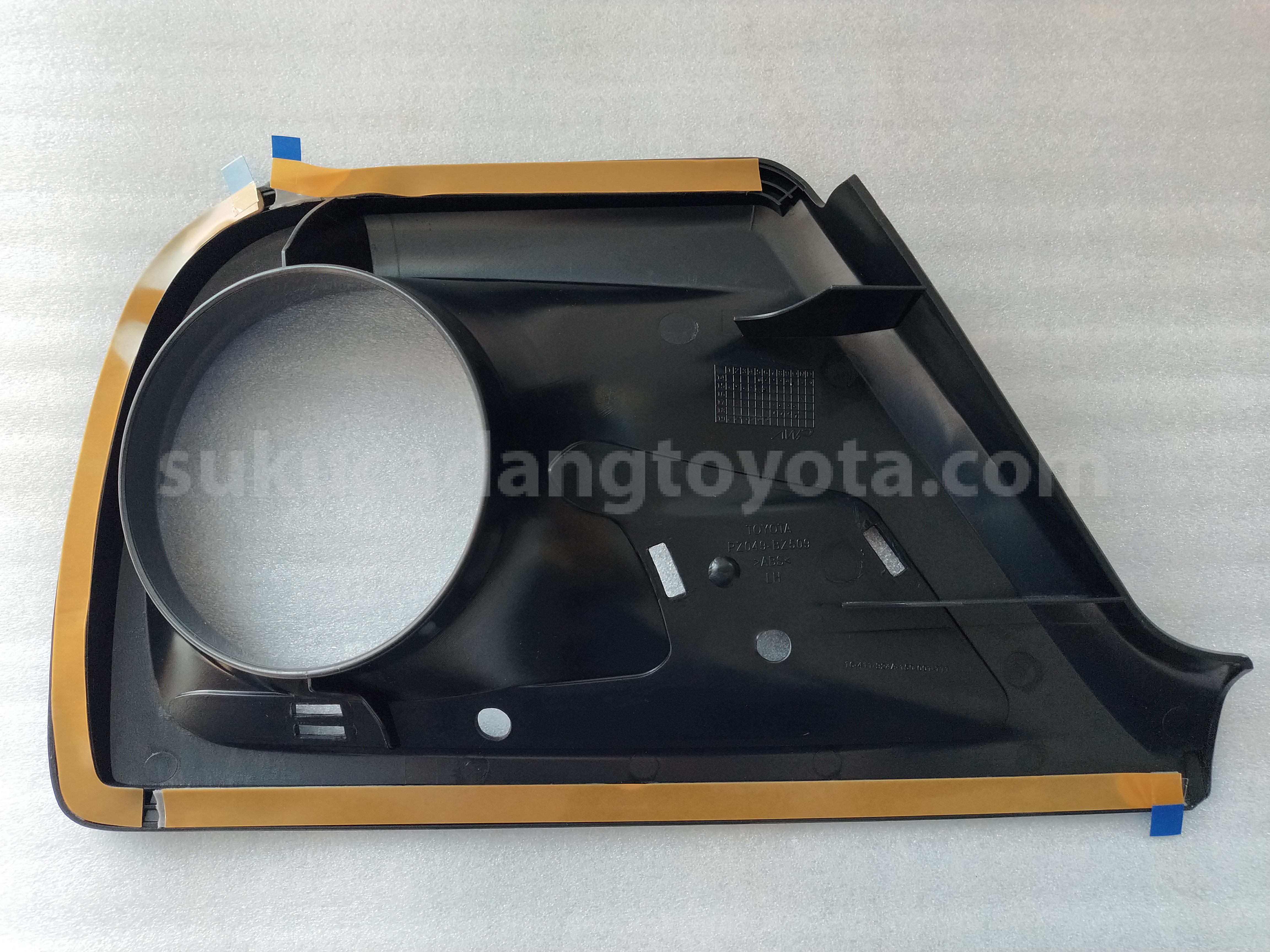 PZ049BZ558 FOGLAMP GARNISH, LH - TOYOTA