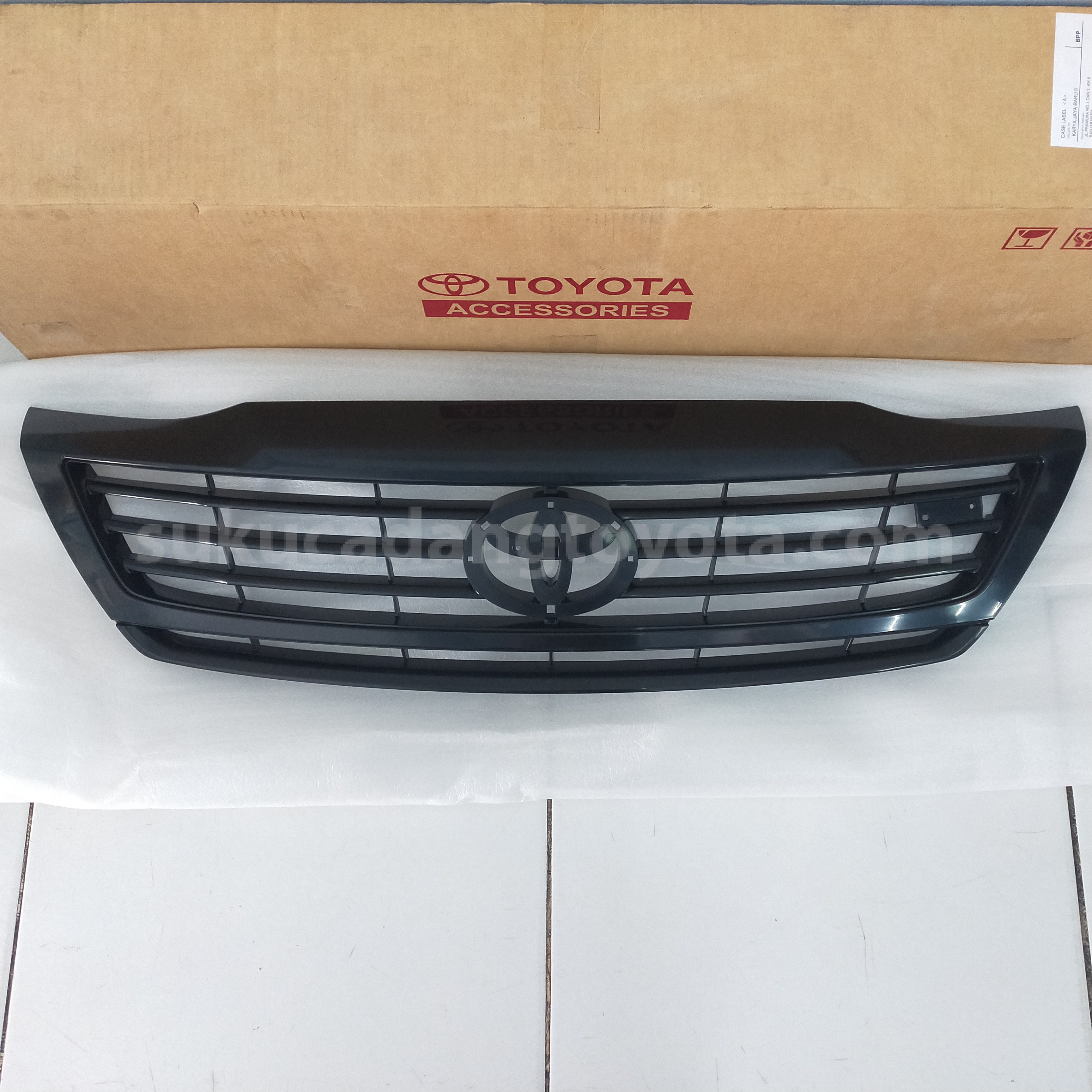 PZ0570K05500 GRILLE, RADIATOR - TOYOTA