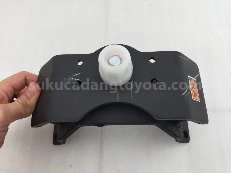 123710C121 INSULATOR, ENGINE MO - TOYOTA