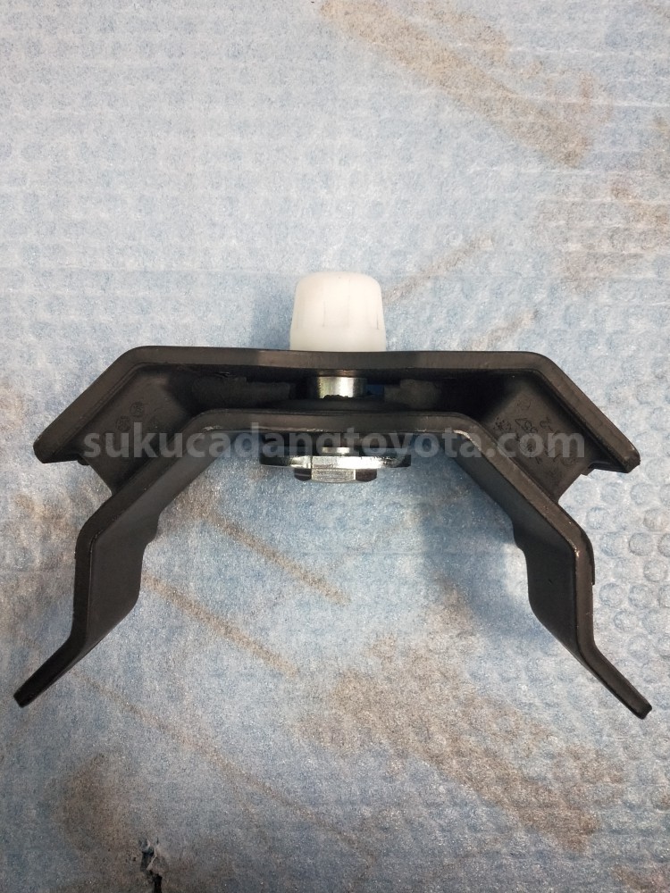123710L081 INSULATOR, ENGINE MO - TOYOTA