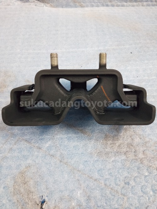 12371BZ111 INSULATOR E/G MTG RR - TOYOTA