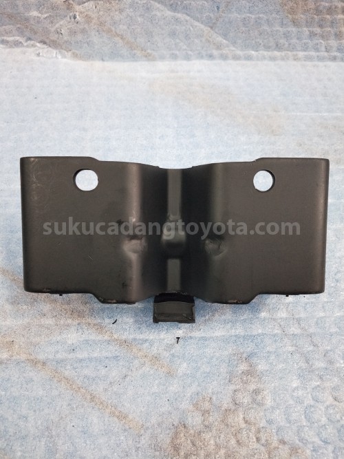 12371BZ111 INSULATOR E/G MTG RR - TOYOTA