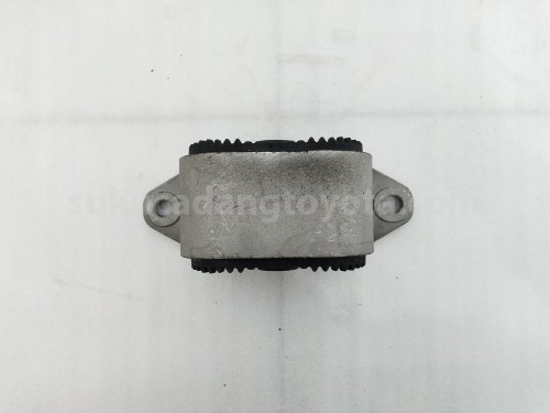 12371BZ170 INSULATOR E/G MTG RR - TOYOTA