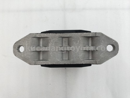 12371BZ170 INSULATOR E/G MTG RR - TOYOTA