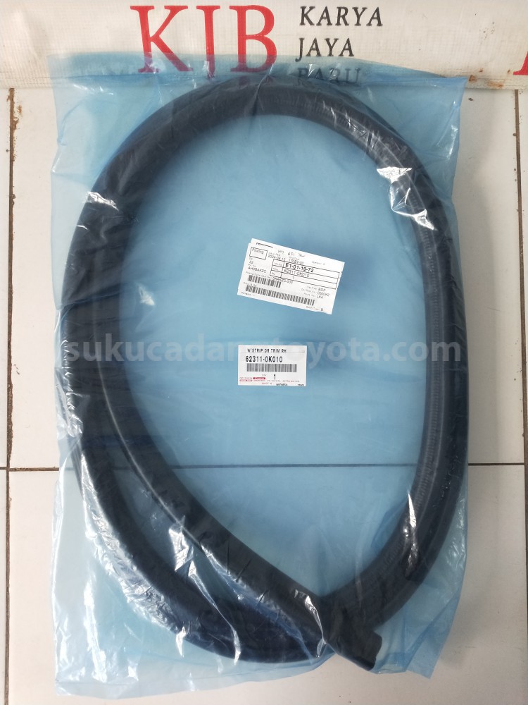 623110K010 W/STRIP DR TRIM RH - TOYOTA