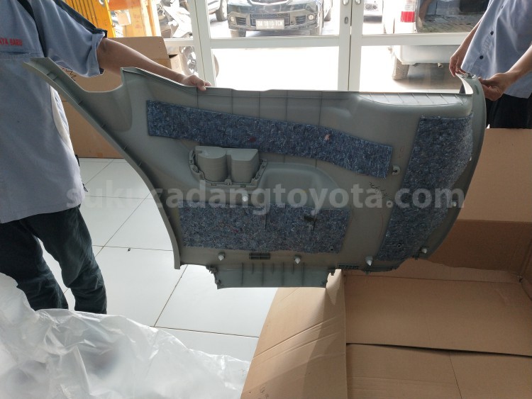 64730BZ120E1 PANEL AS DECK TRM RH - TOYOTA
