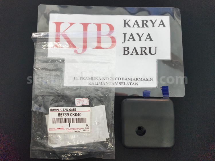 657390K040 BUMPER, TAIL GATE - TOYOTA