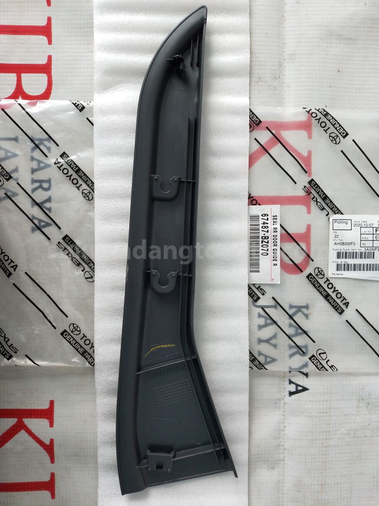 67487BZ070 SEAL RR DOOR GUIDE R - TOYOTA