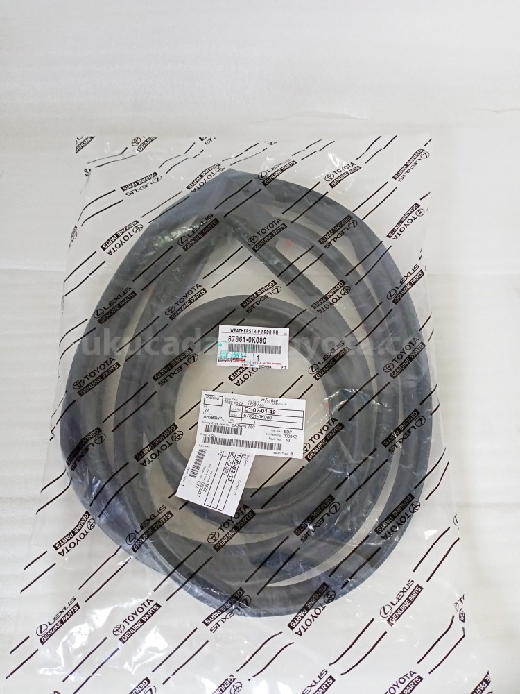 678610K090 WEATHERSTRIP FRDR RH - TOYOTA