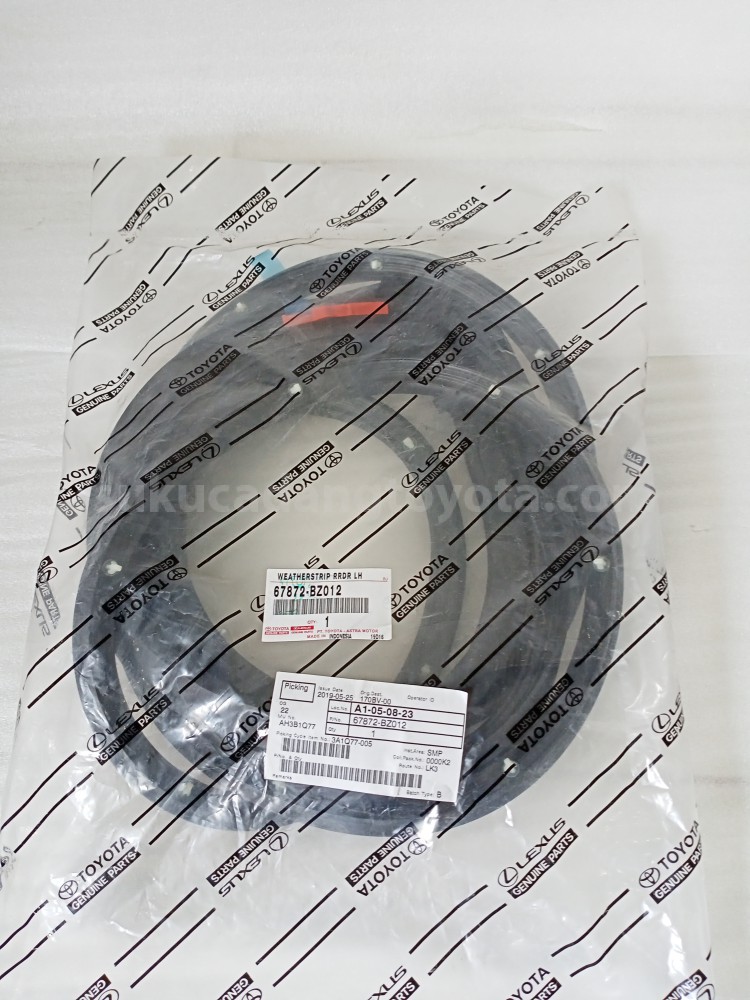 67872BZ012 WEATHERSTRIP RRDR LH - TOYOTA