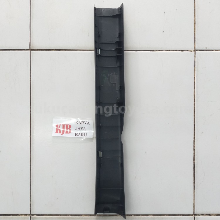 67913BZ140B0 PLATE FR DR SCUFF RH - TOYOTA