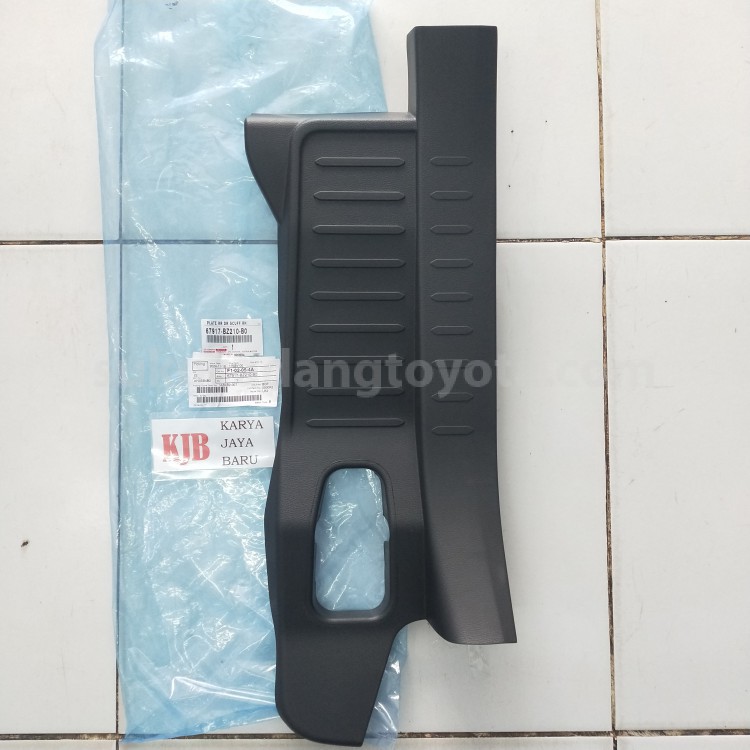 67917BZ210B0 PLATE RR DR SCUFF RH - TOYOTA
