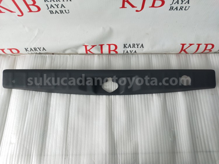67935BZ070B0 PLATE,BACK DR SCUFF - TOYOTA