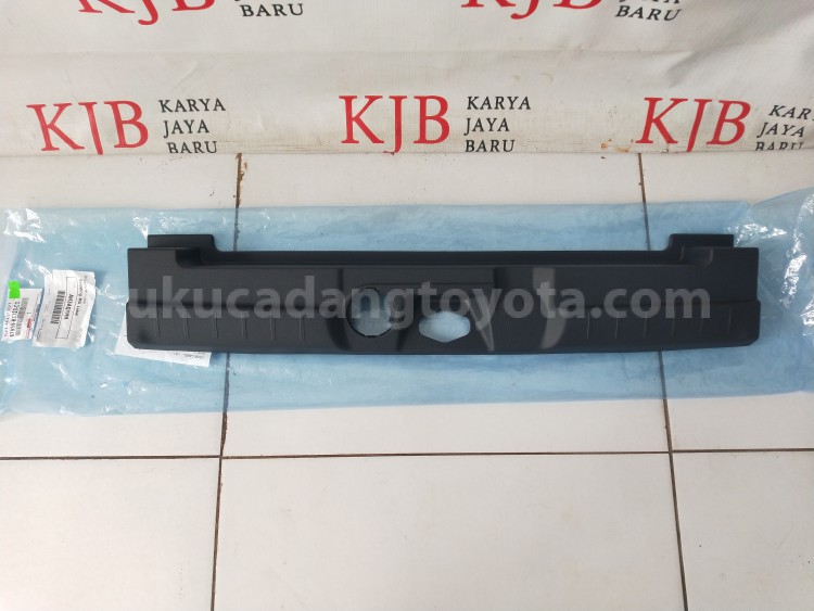 67935BZ120C0 PLATE, BACK DR SCUFF - TOYOTA