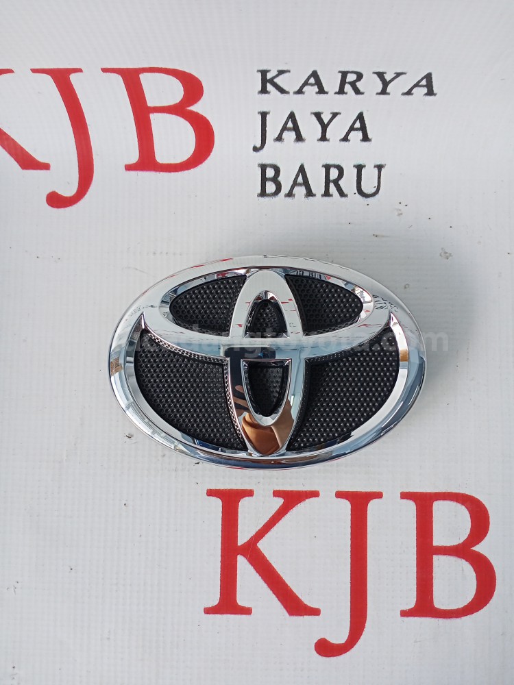 753010D050 EMBLEM SA RAD GRILLE - TOYOTA