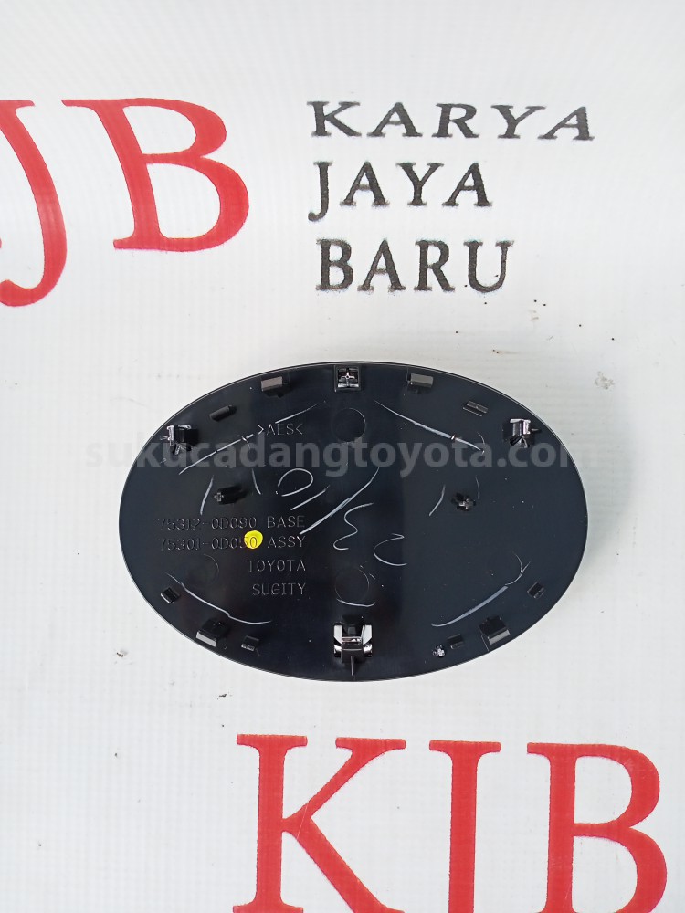 753010D050 EMBLEM SA RAD GRILLE - TOYOTA
