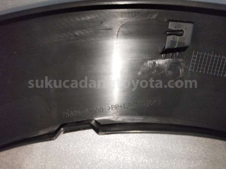 75653BZ060 MOULDING,QRT,RR RH - TOYOTA