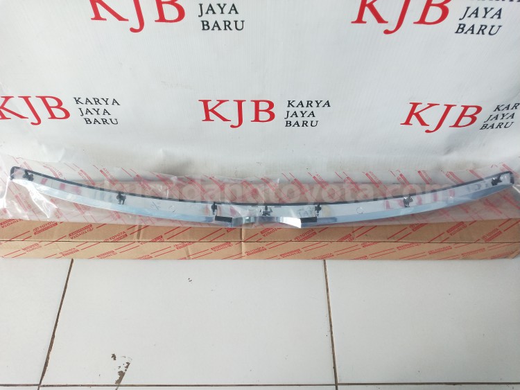 757700K080 CHROME HOOD LIST EG - TOYOTA