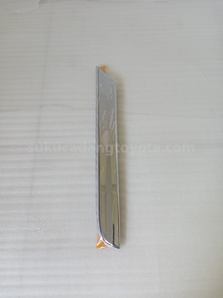 76811BZ320 GARNISH LUG COM OUTS - TOYOTA
