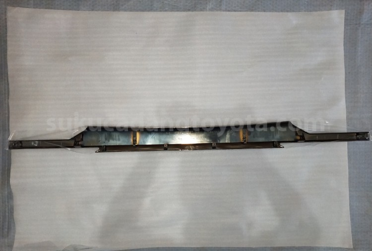 76811BZ550 GARNISH, BACK DR OUT - TOYOTA