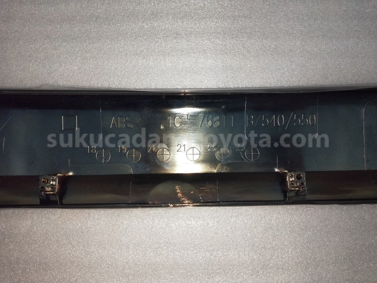 76811BZ550 GARNISH, BACK DR OUT - TOYOTA