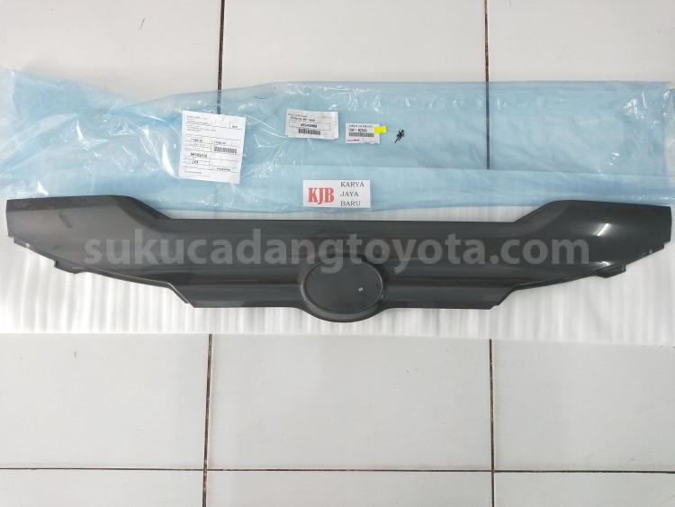 76811BZ660 GARNISH LUG COM OUTS - TOYOTA