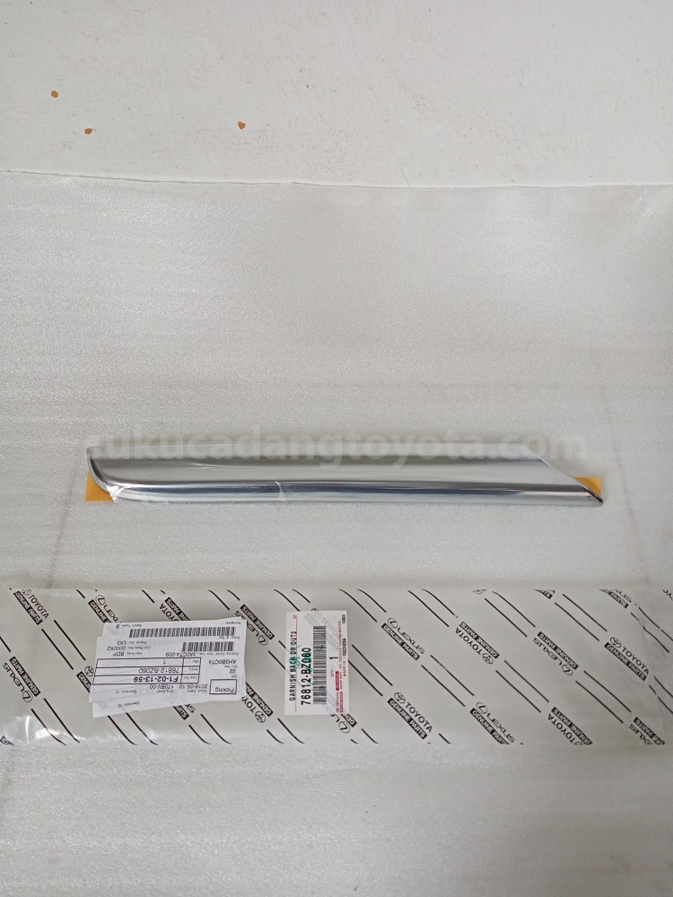 76812BZ060 GARNISH BACK DR OUT2 - TOYOTA