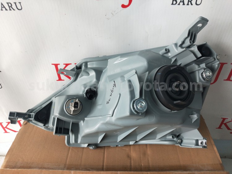 811100D530 HEADLAMP ASSY, RH - TOYOTA